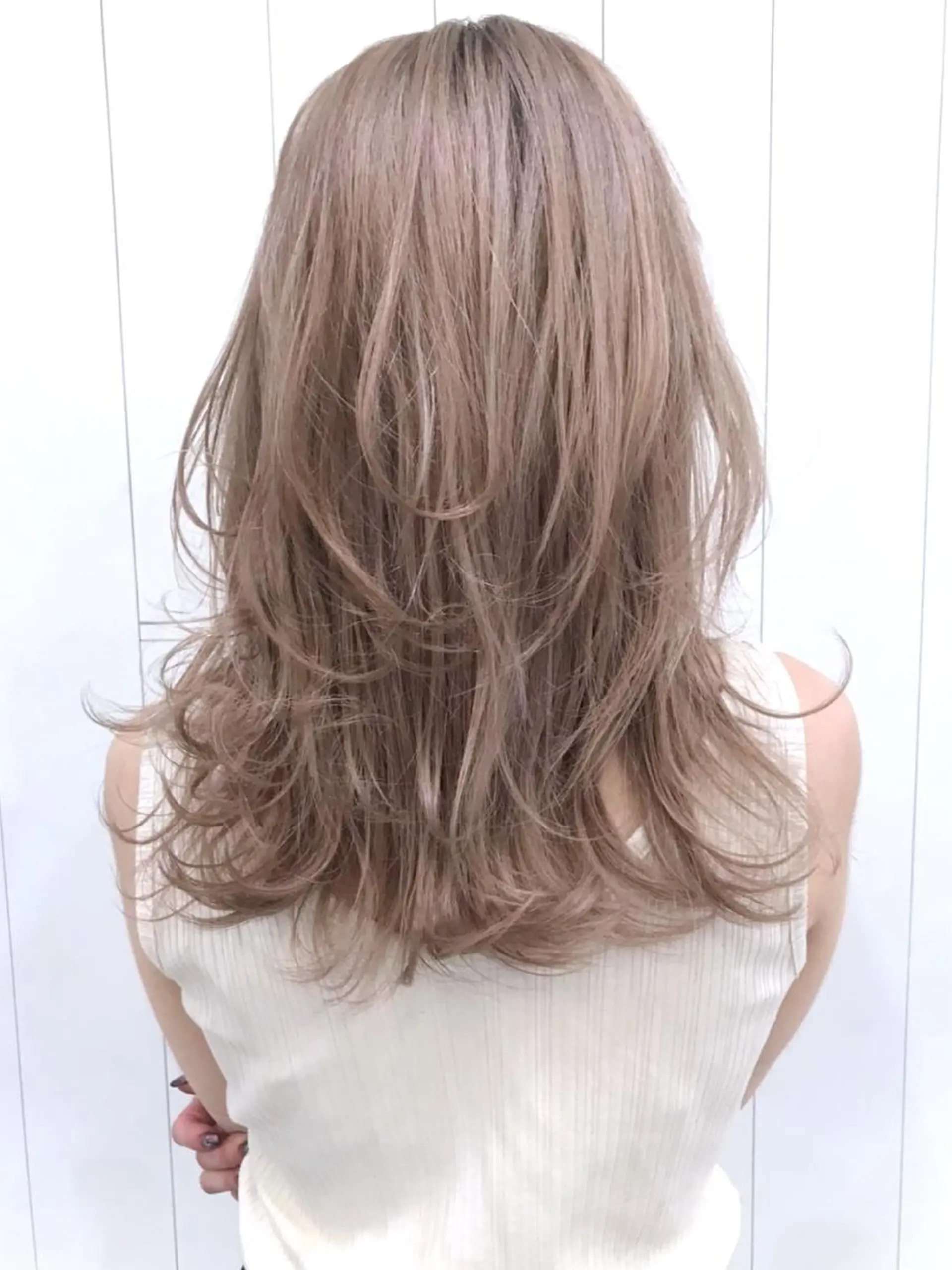 ミディアム カラー パーマ ヘアアレンジ ベージュカラー ミルクティーベージュ ITbyALBUM 浦和店のヘアスタイル