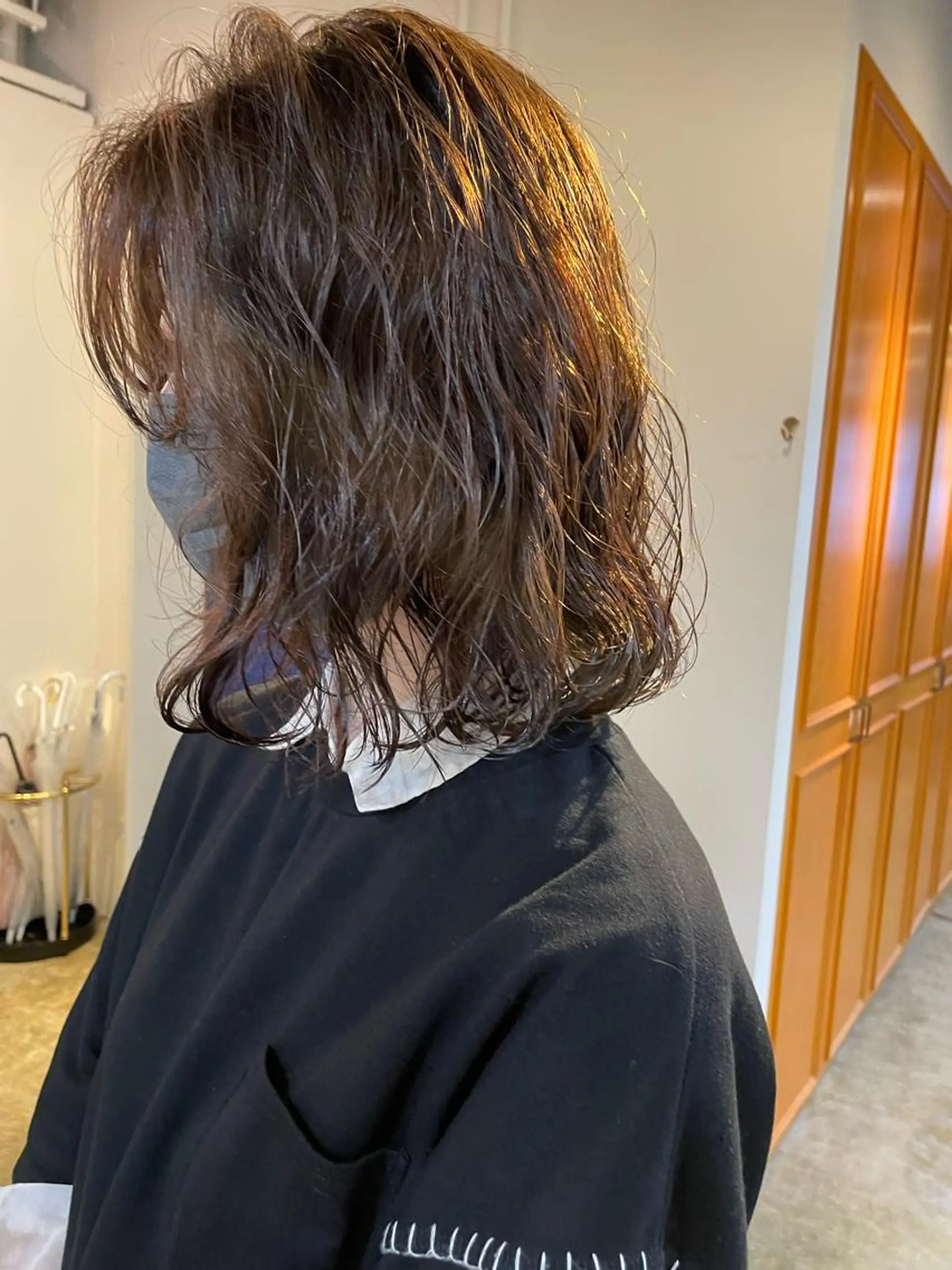 ミディアム パーマ カット パーマ トリートメント レイヤー／似合わせ TAKUYAのヘアスタイル