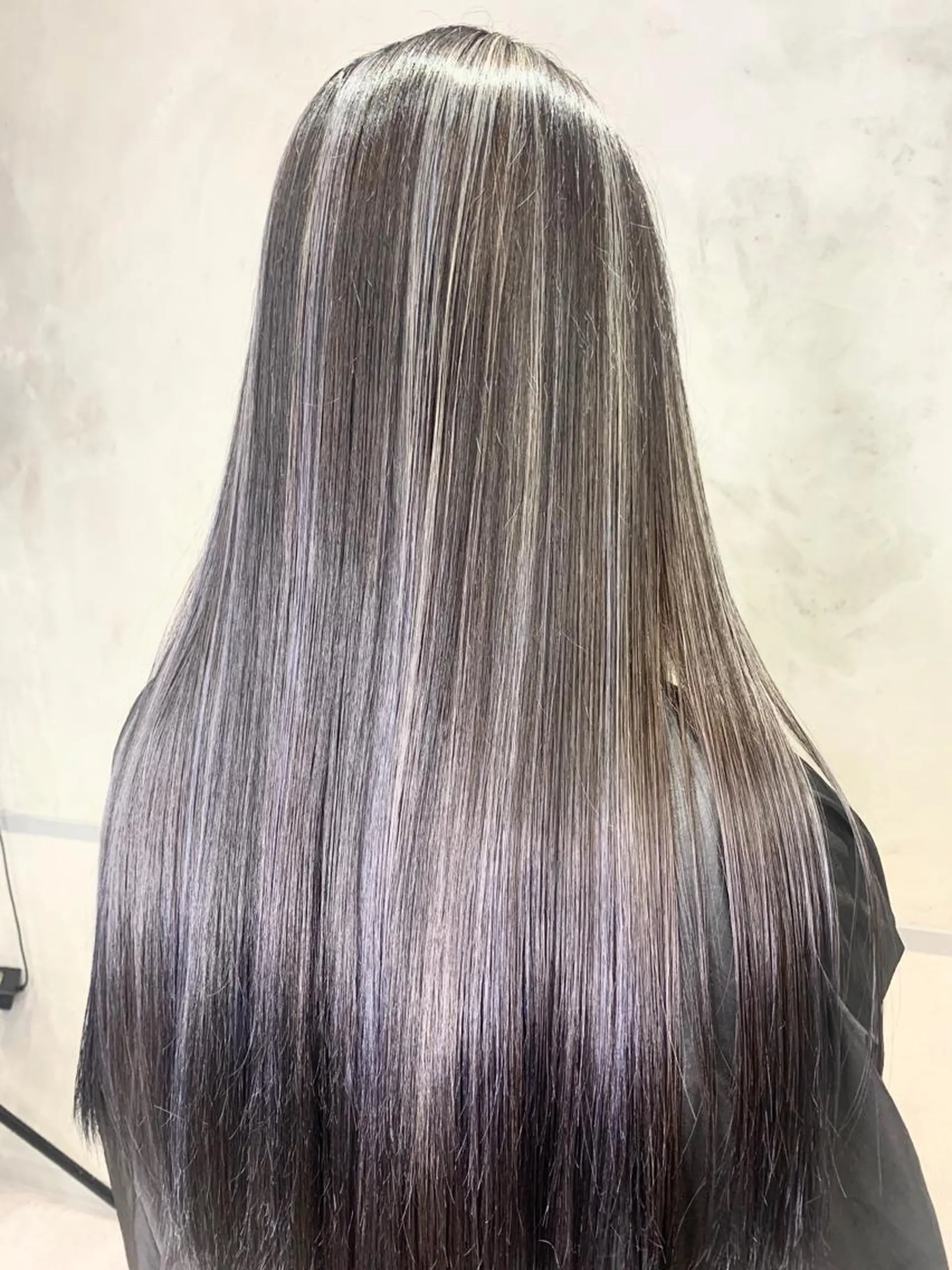 ロング カラー ハイライトカラー ハイライト MIL心斎橋所属・Clair クレアのヘアスタイル