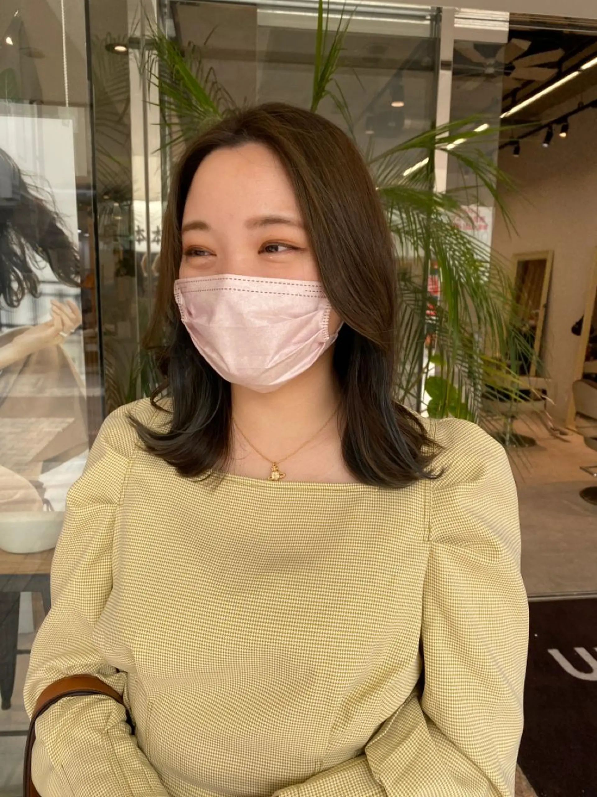 ミディアム カラー くびれヘア 韓国風ヘア THE ESCALA 町田所属・町田縮毛矯正/ 髪質改善/美髪特化のヘアスタイル