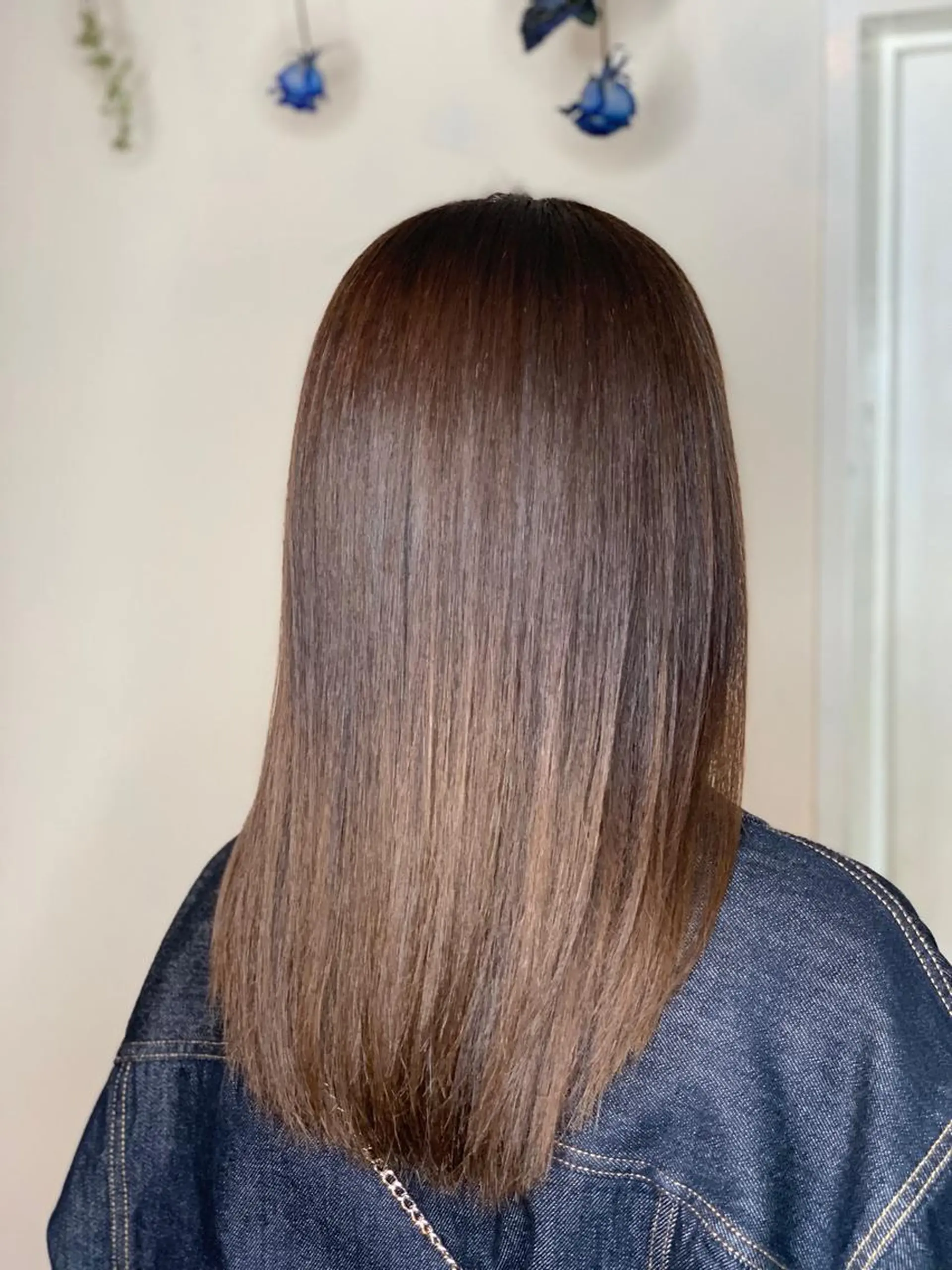 セミロング Brooch ブローチのヘアスタイル