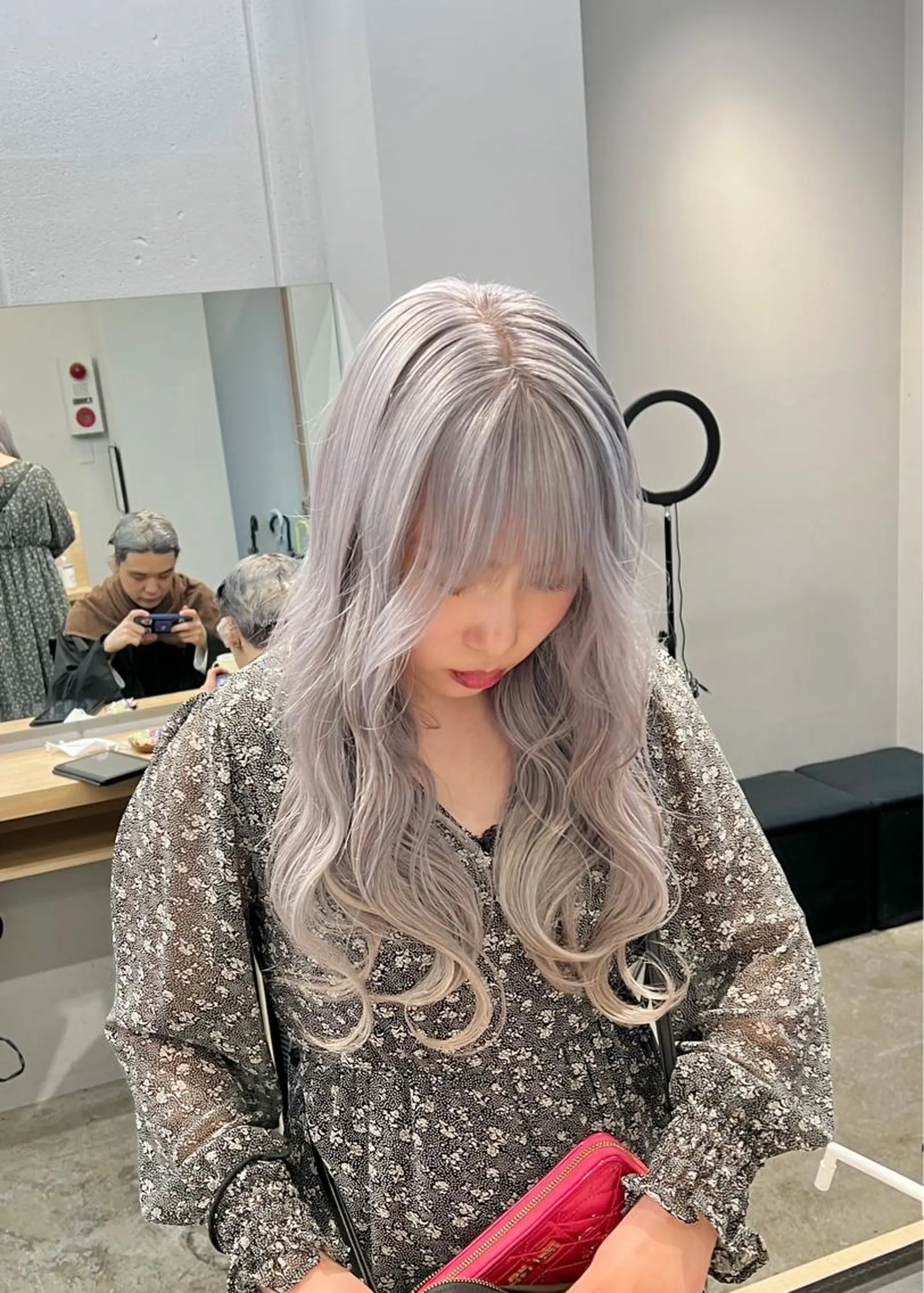 ロング カラー SALOWIN柏Suite所属・ブリーチ毛の縮毛矯正 ハイトーン/岡本智樹のヘアスタイル