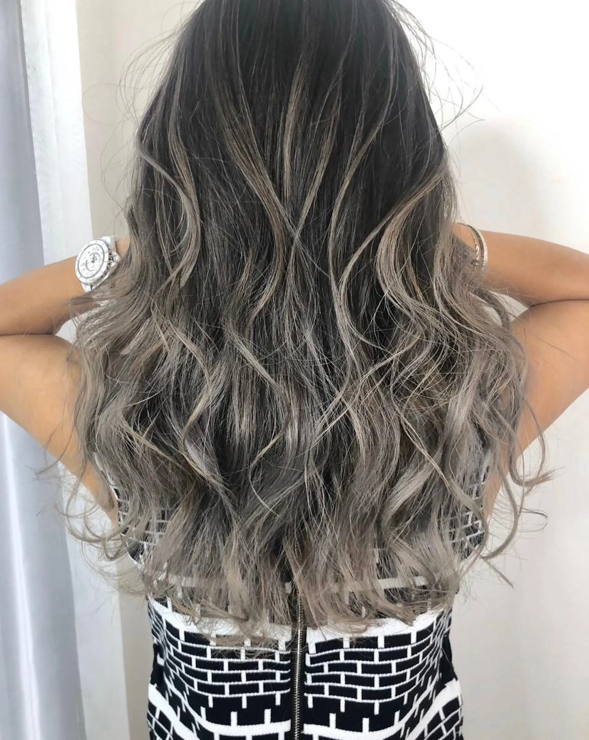 ロング カラー ブリーチ ケアブリーチ 透明感カラー イルミナカラー トリートメント 🎊ルービック 京橋店💛のヘアスタイル