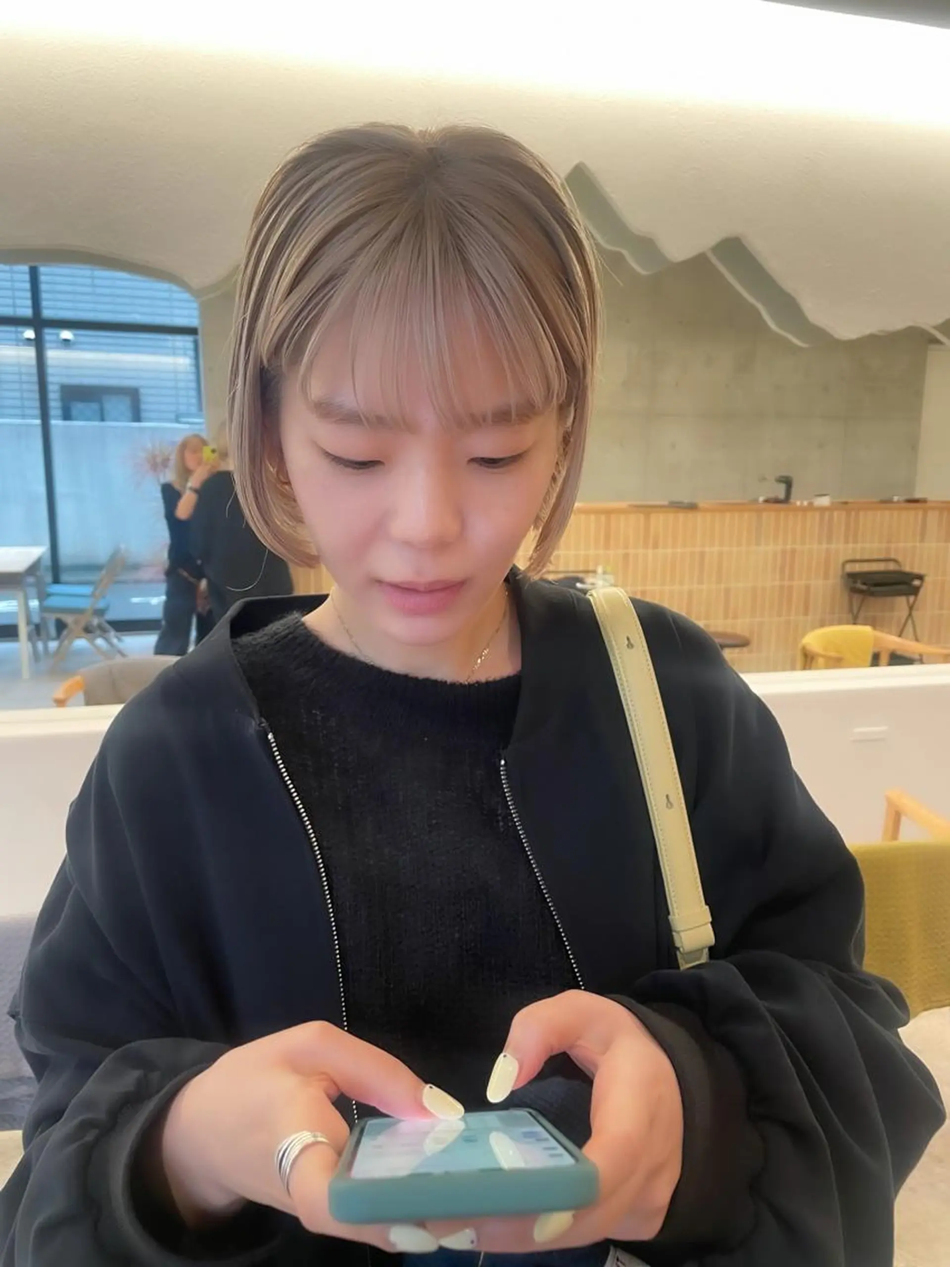 ショート カラー ヘアアレンジ ミニボブ/ブリーチ 🌈MISATOのヘアスタイル