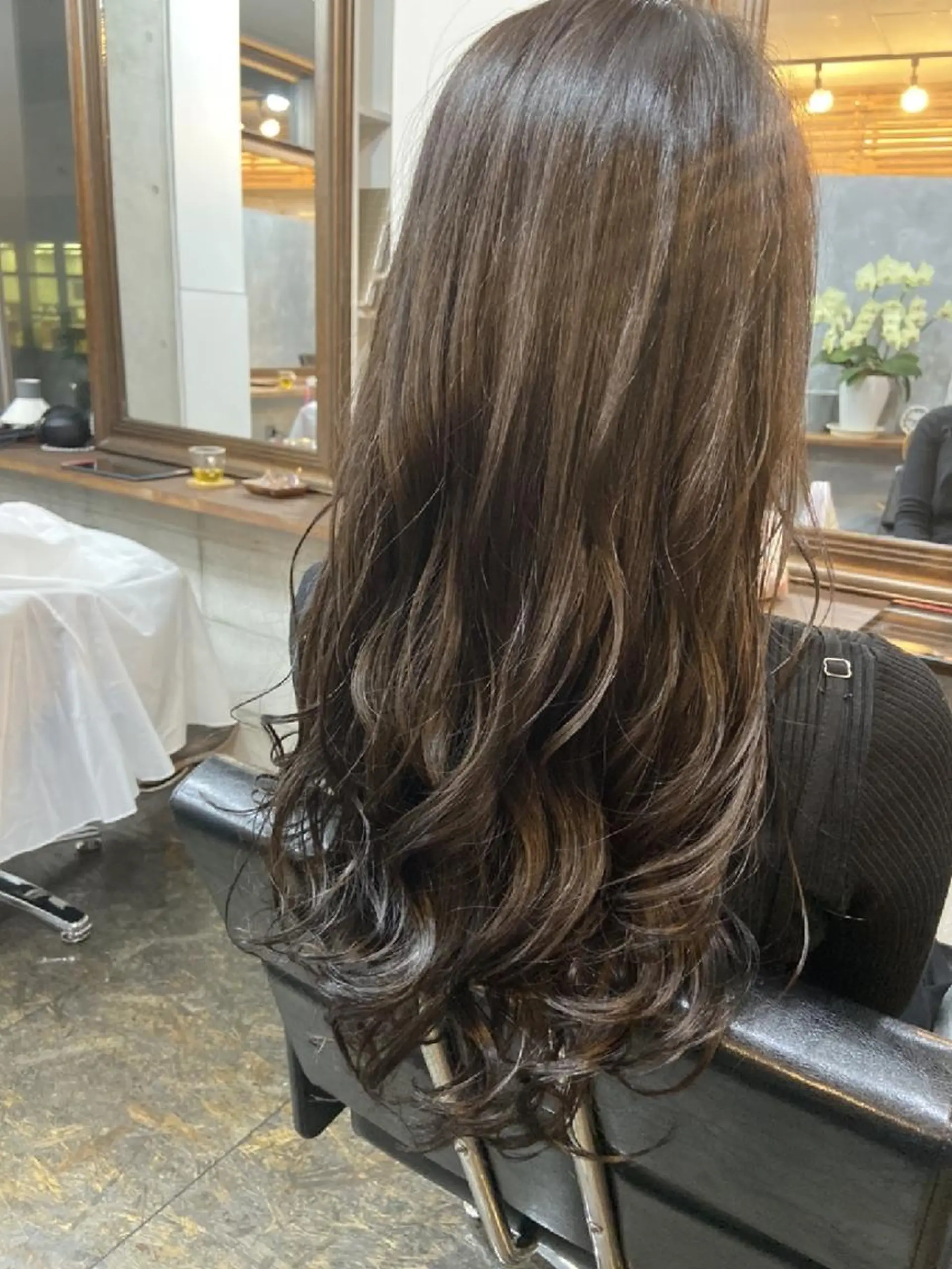 ロング カラー カット パーマ トリートメント S. ERIのヘアスタイル