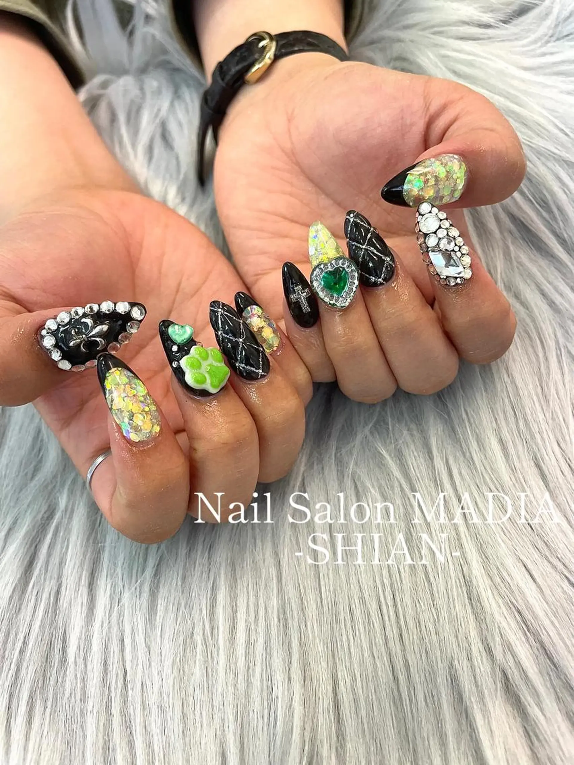 ネイル MADIA所属・MADIA SHIANのネイルデザイン