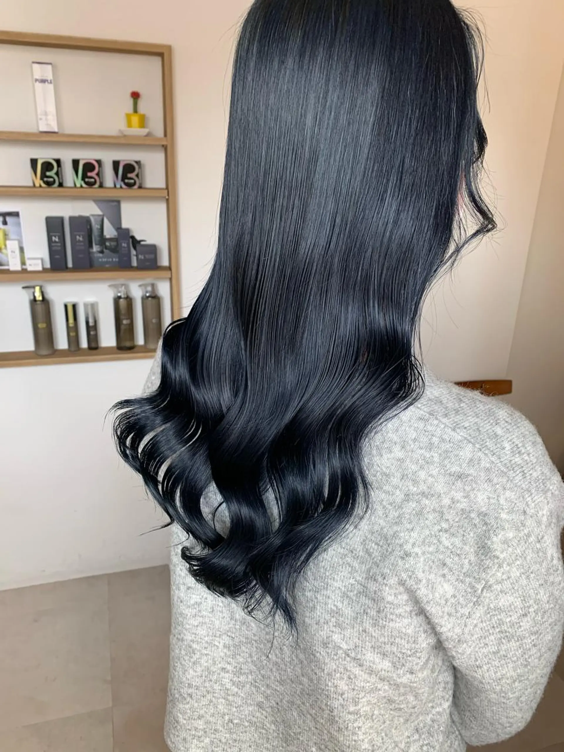 セミロング カラー 黒髪 ブリーチ ブルーカラー ブルーブラック 韓国風ヘア ヘアカラー トリートメント FRAME+spa&hair roomなんば駅前店所属・🌸MAYU🌸 ハイトーン➕レイヤーのヘアスタイル