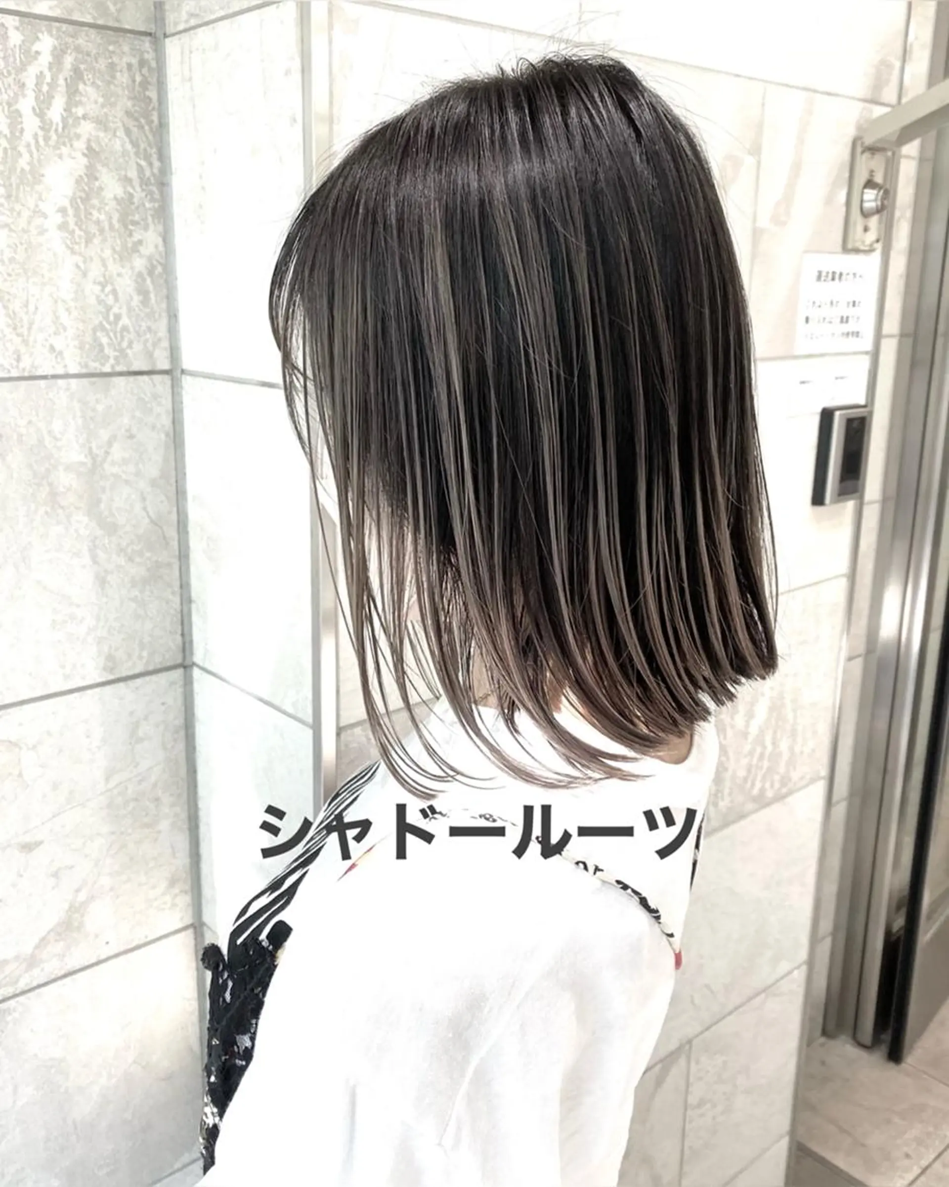 ミディアム カラー パーマ ヘアアレンジ シールエクステ アッシュ バレイヤージュ ベージュカラー ブリーチ L. OSAKAのヘアスタイル