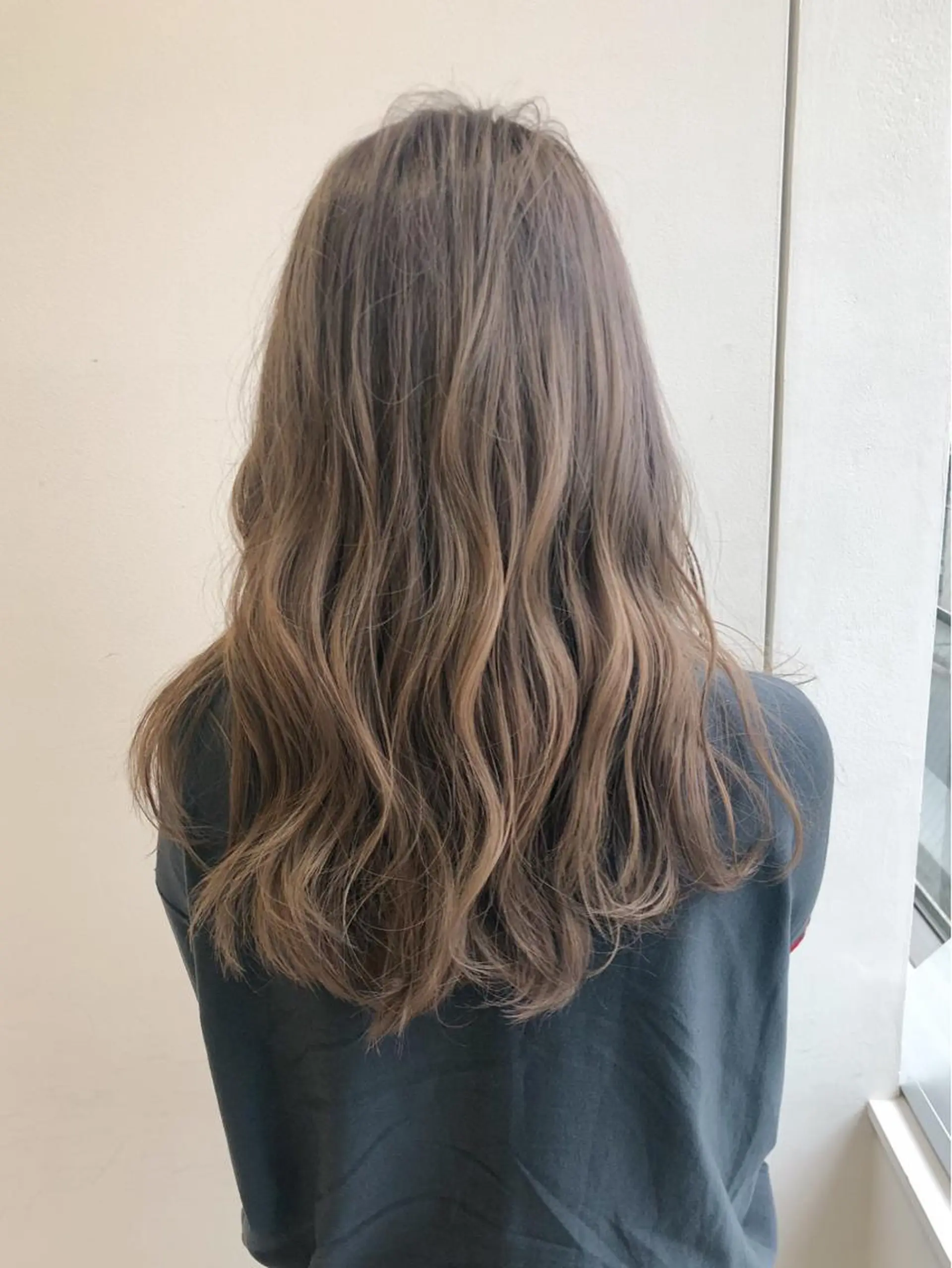 セミロング La fith hair rond 立川店所属・kyosuke 透明感カラーのヘアスタイル