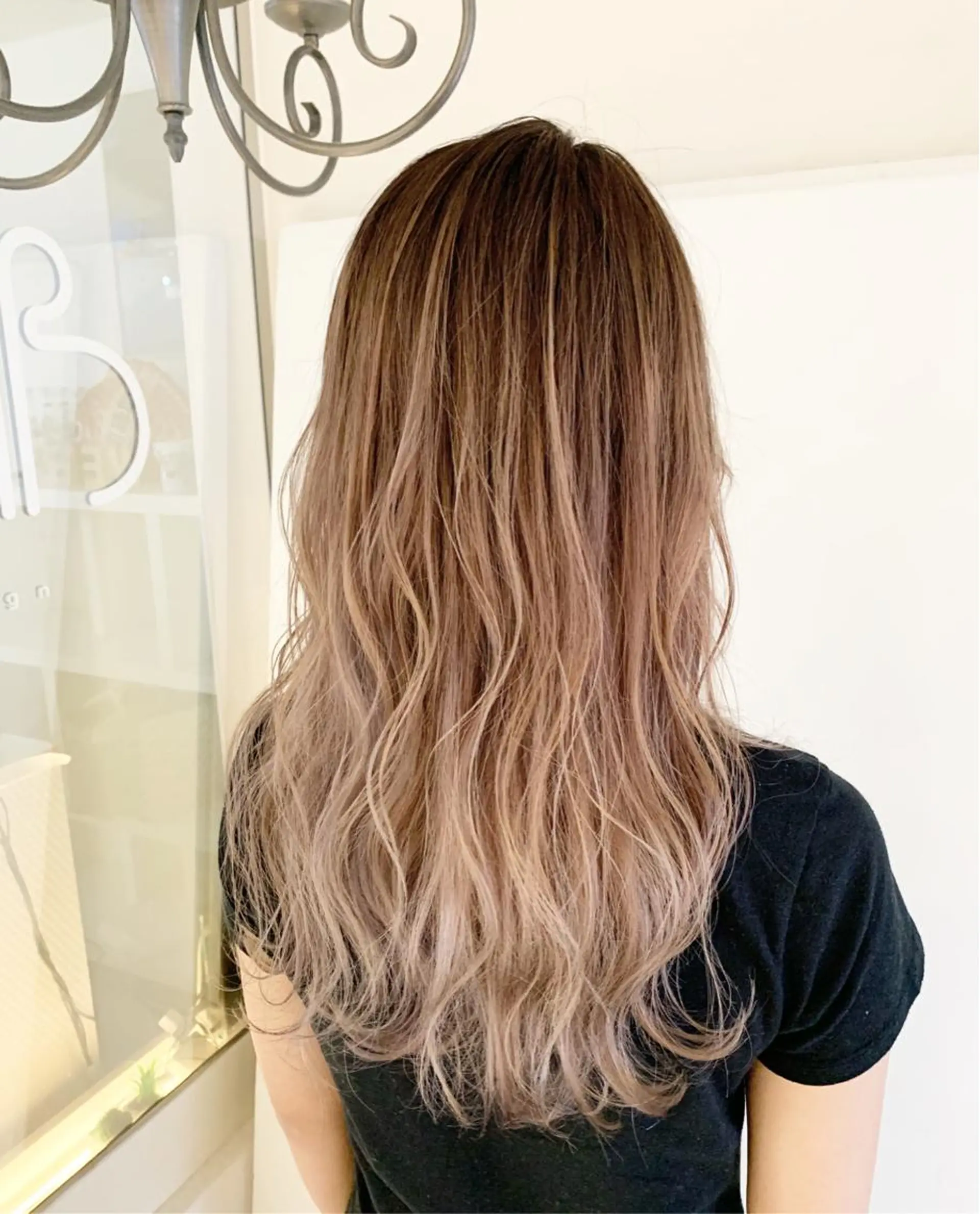 カラー ブリーチ 渡辺 健太のヘアスタイル