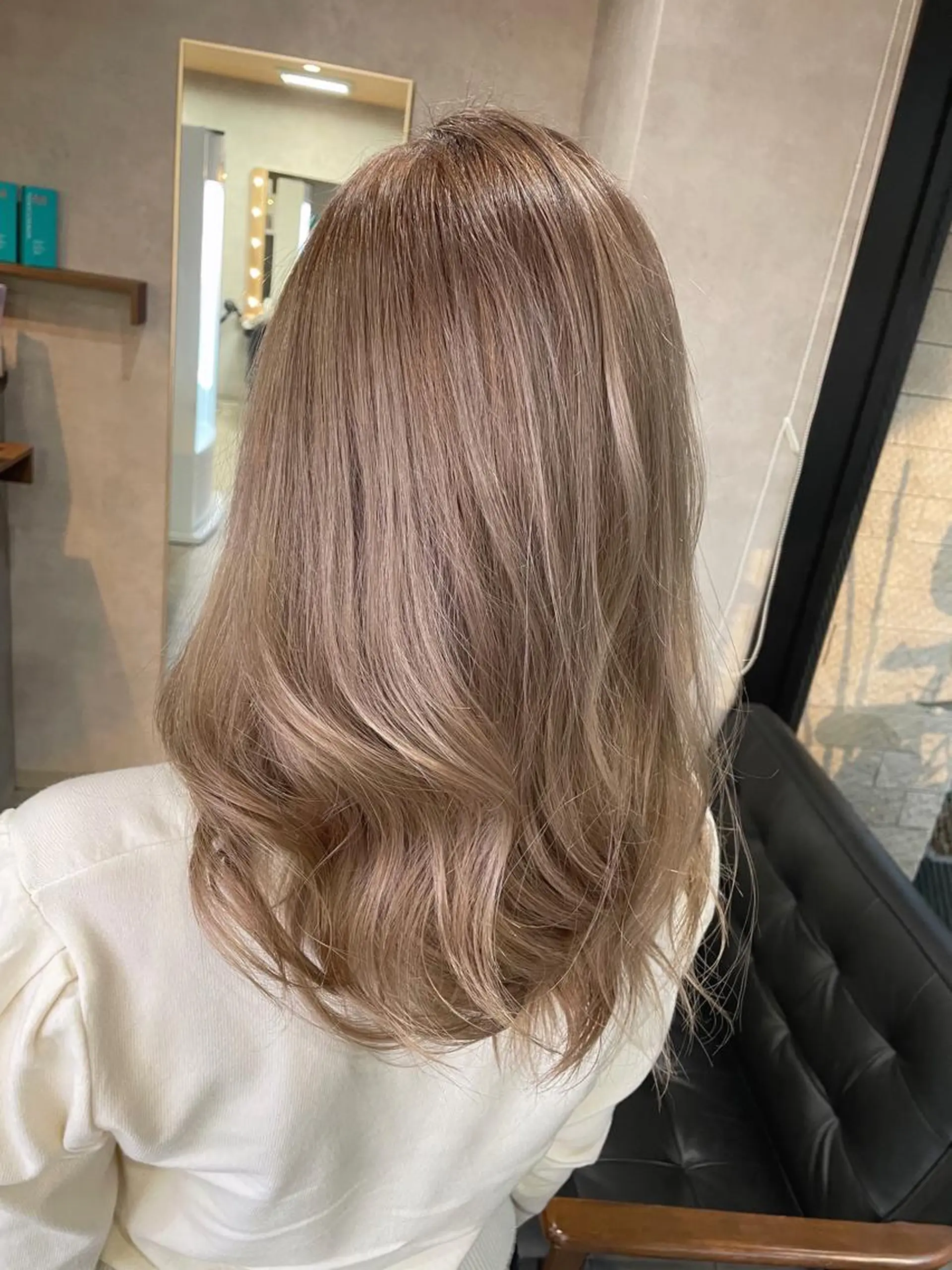 セミロング アッシュ ハイライト レイヤーカット ウルフカット ヘアカラー トリートメント RIENS♡xrea 山本優舞のヘアスタイル