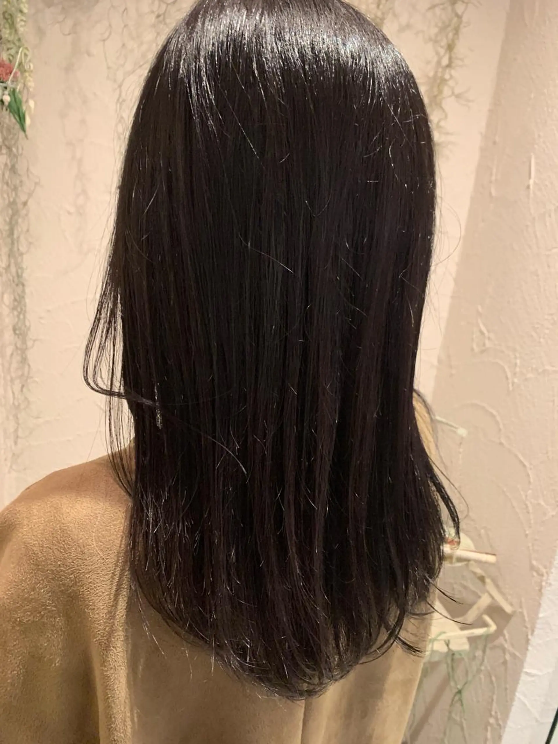 セミロング カラー 髪質改善ストレート/ 東徳嶺 みくのヘアスタイル