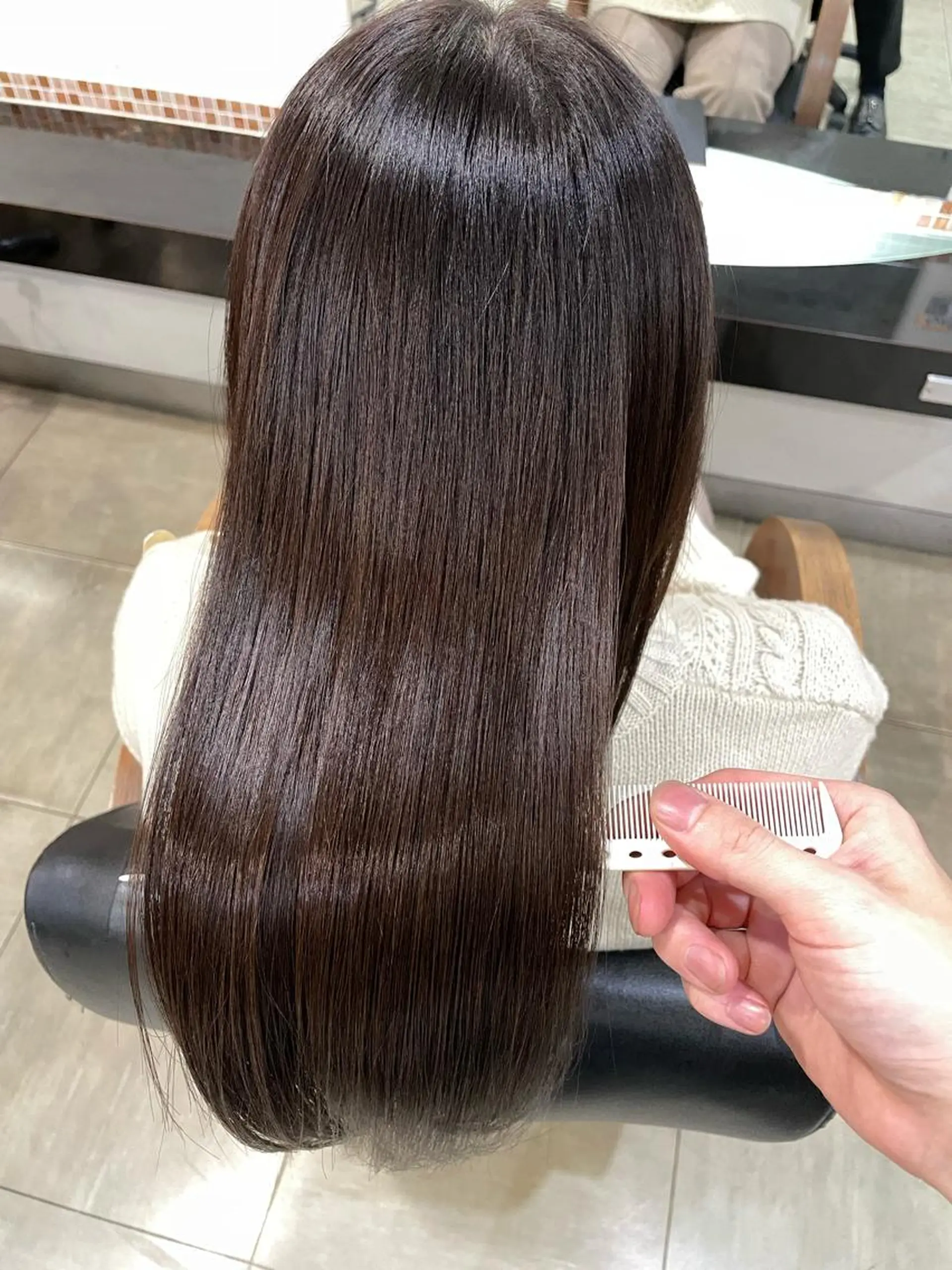 セミロング パーマ 髪質改善 トリートメント 薄毛ケア/痒みケア オガワシンペイのヘアスタイル