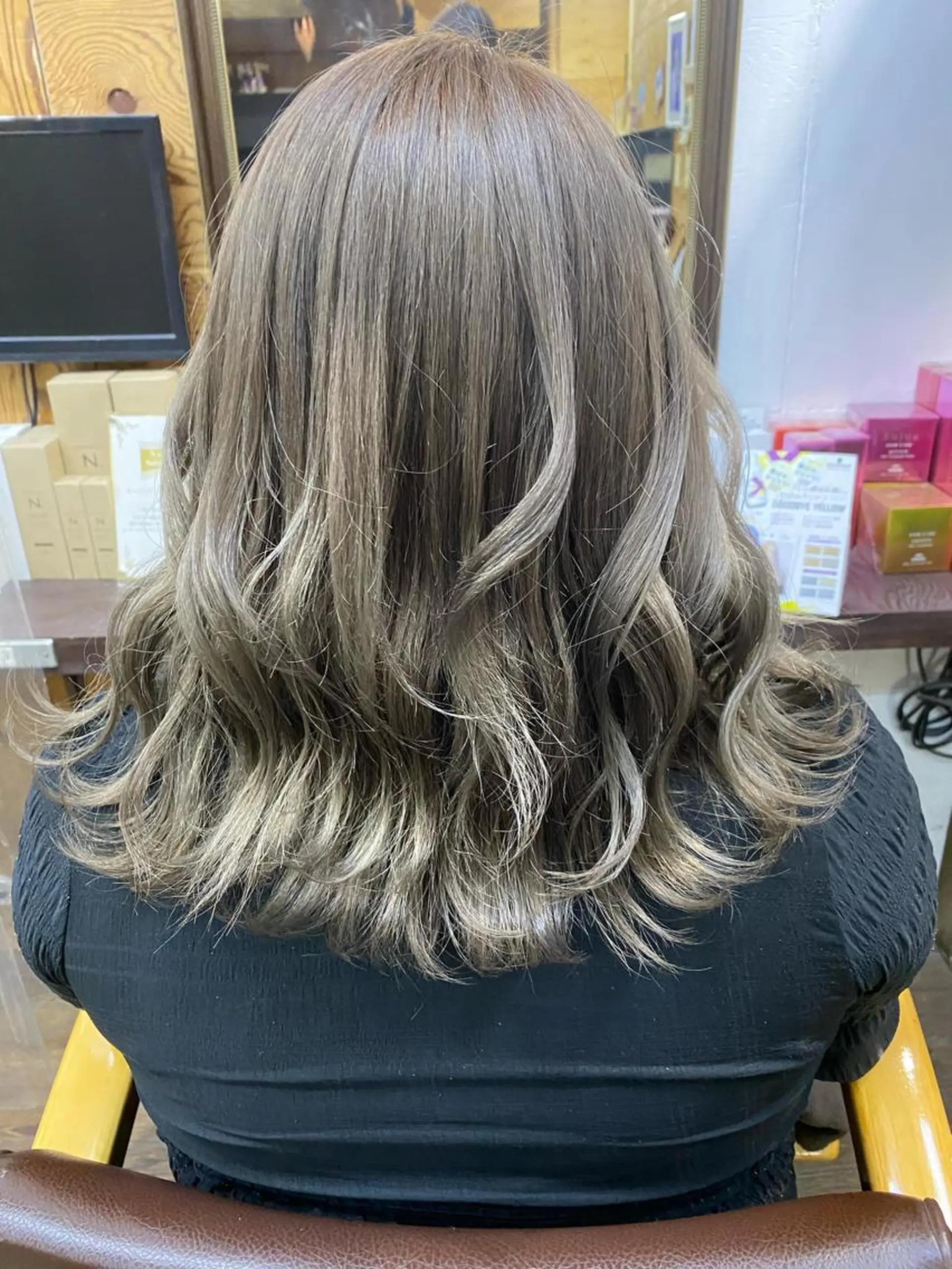 ミディアム 🎀艶ブリーチカラー 🎀Fan.🎀秋山のヘアスタイル