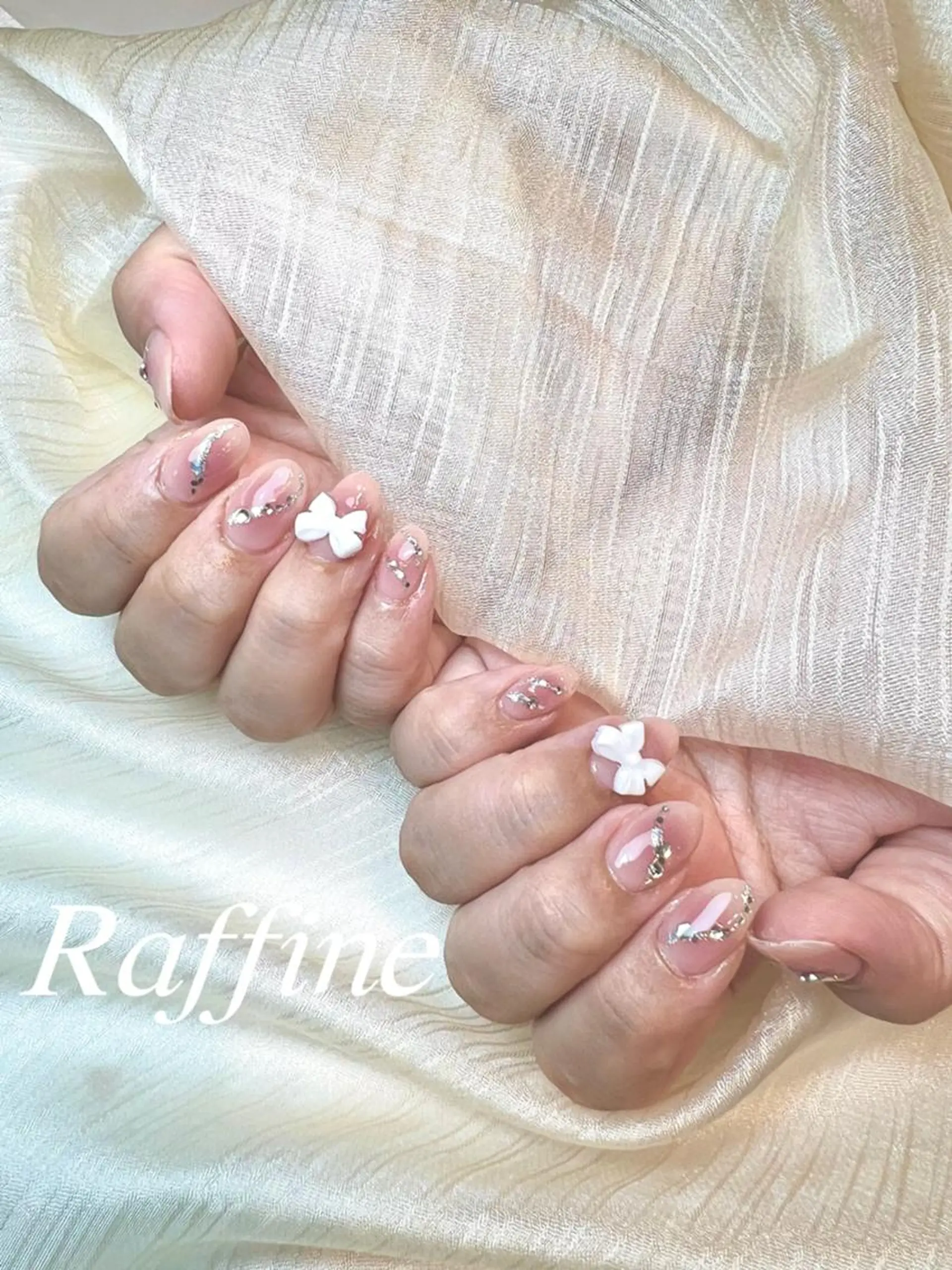 ネイル ハンドネイル フットネイル ハンドケア RAFFINE 月🦋🩵のネイルデザイン