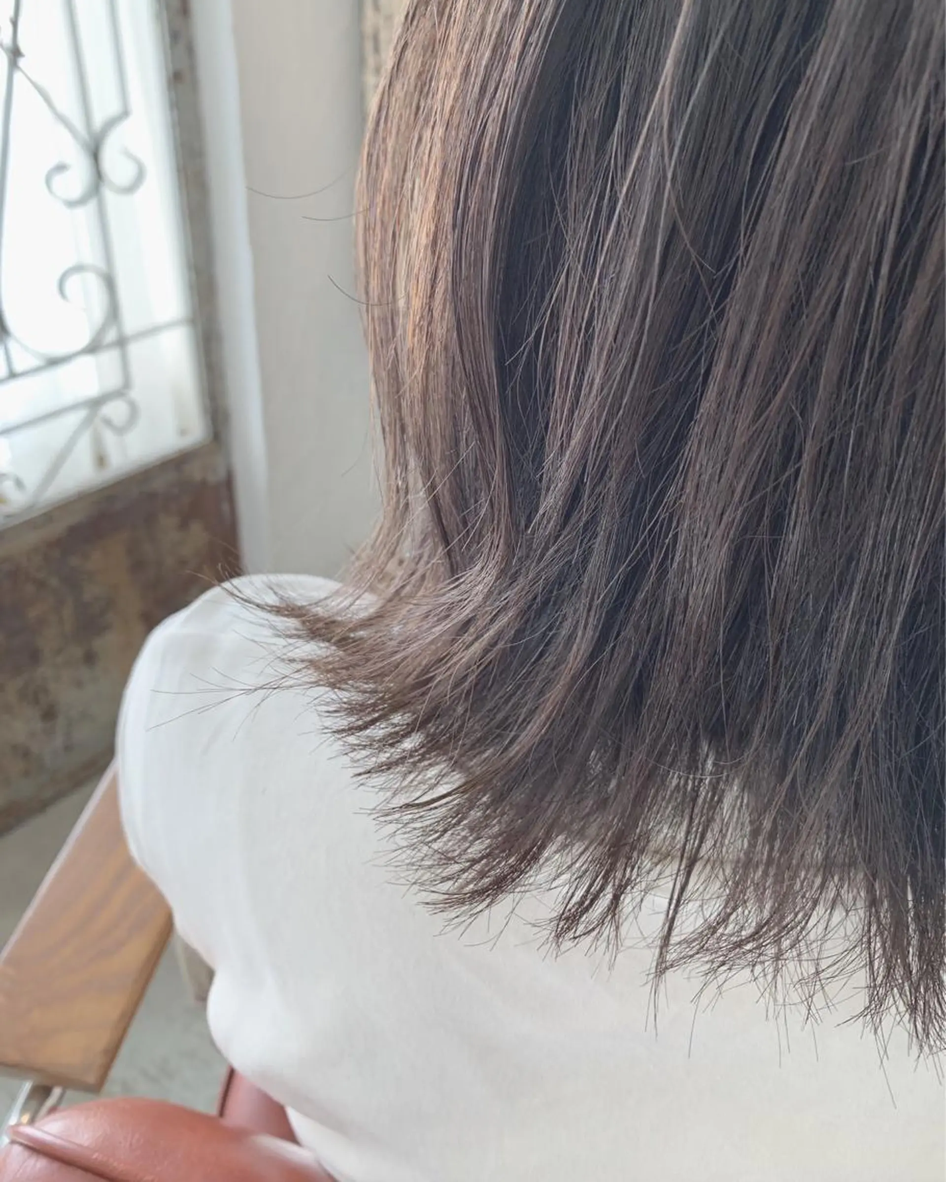 セミロング カラー fio マナミのヘアスタイル