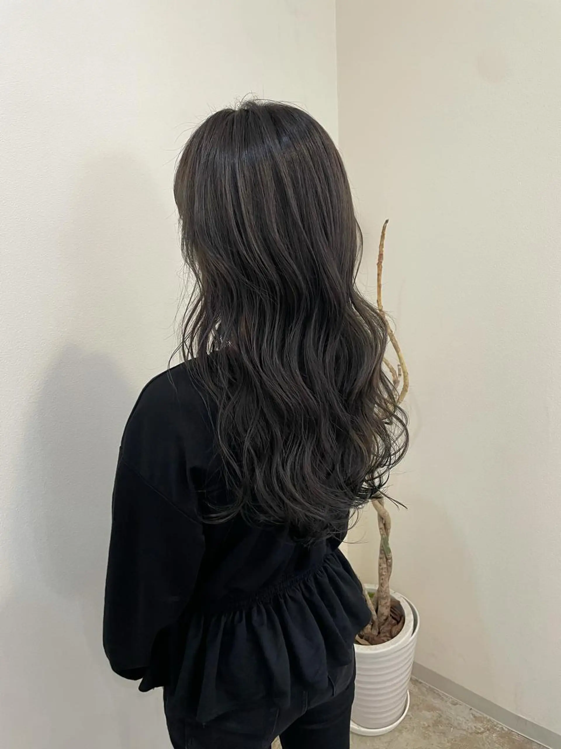 ロング カラー ダークグレー ダークグレージュ グレージュ 髪質改善特化 🫧松野力也のヘアスタイル