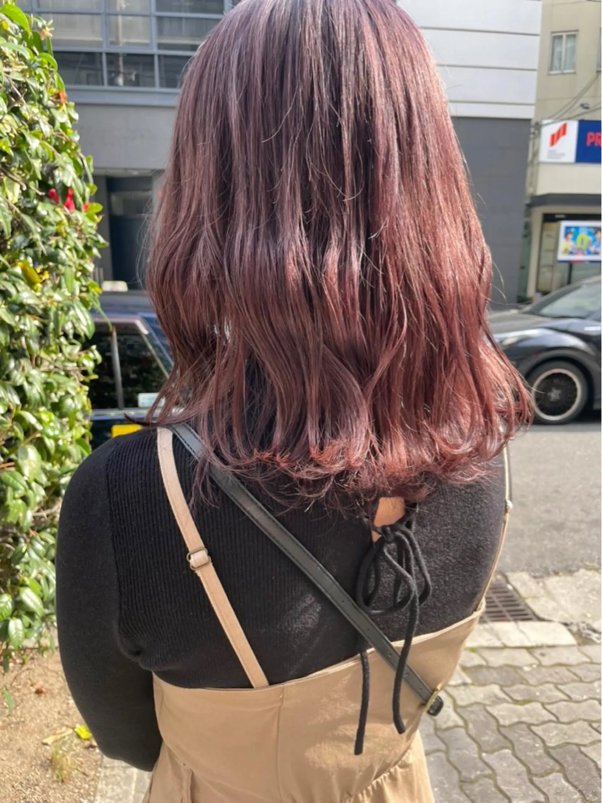 ミディアム カラー akane .のヘアスタイル