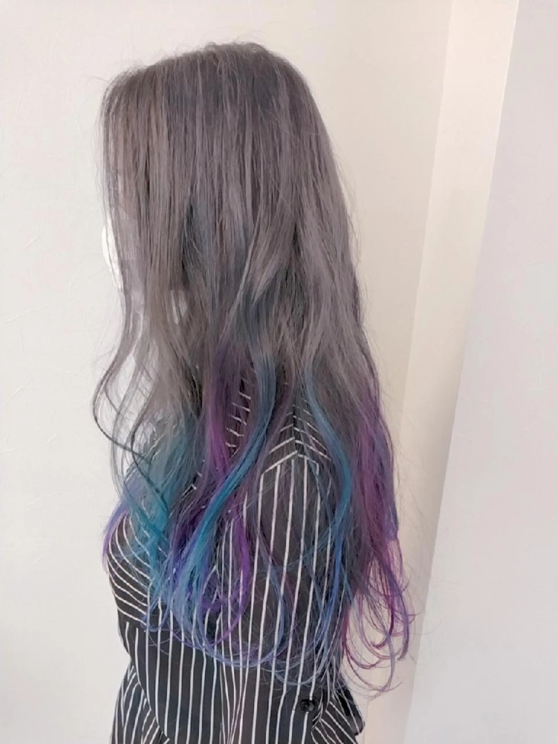 ロング カラー アディクシーカラー バレイヤージュ ブリーチ ブルーカラー ダブルカラー デザインカラー髪質 改善Lilithのその他イメージ