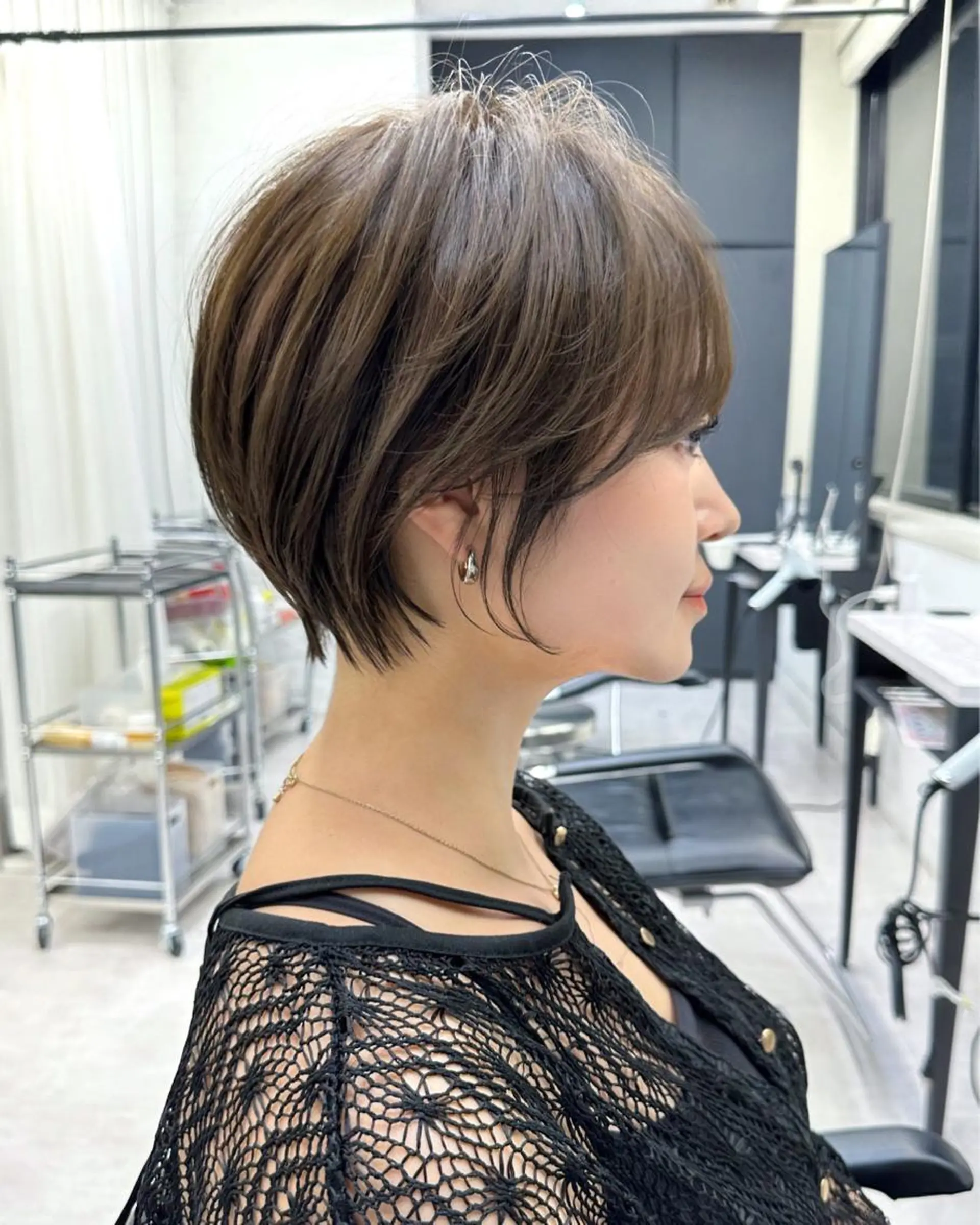 ショート ショートヘア くすみカラー、大場猛のヘアスタイル