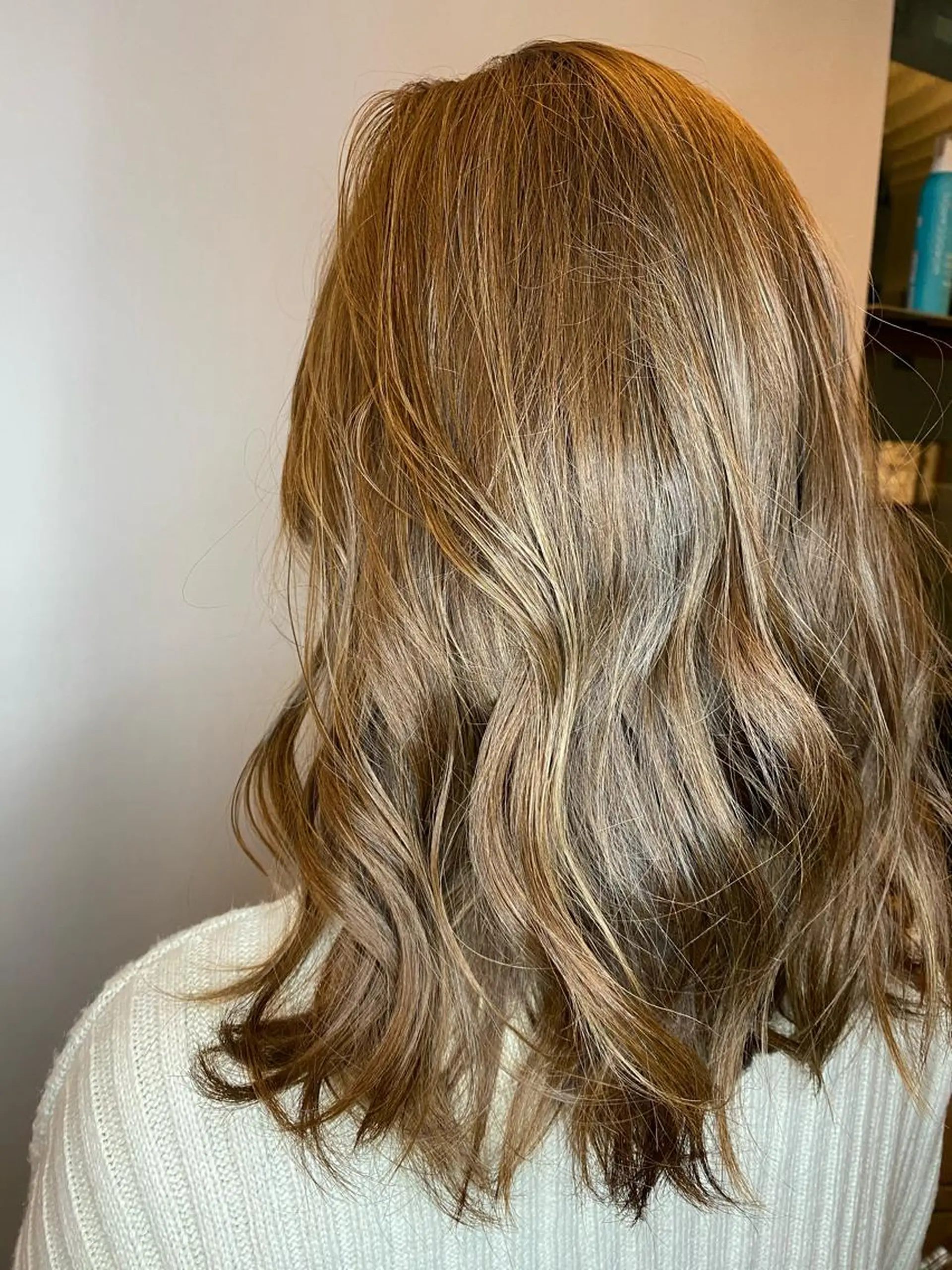 セミロング SHINKA所属・小倉 愛のヘアスタイル