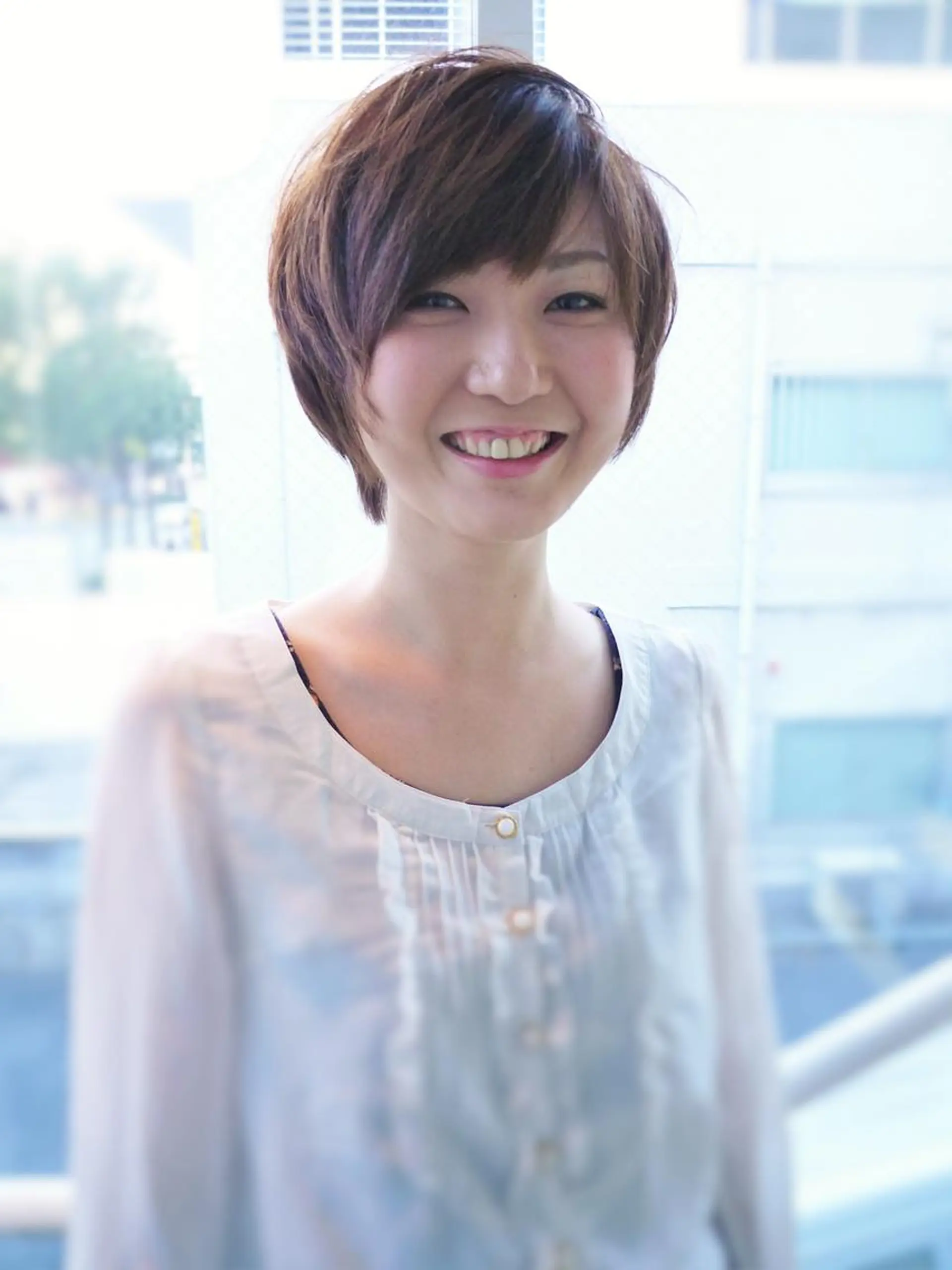 ショート カラー パピヨンロゼ カラー特化/ブリーチのヘアスタイル