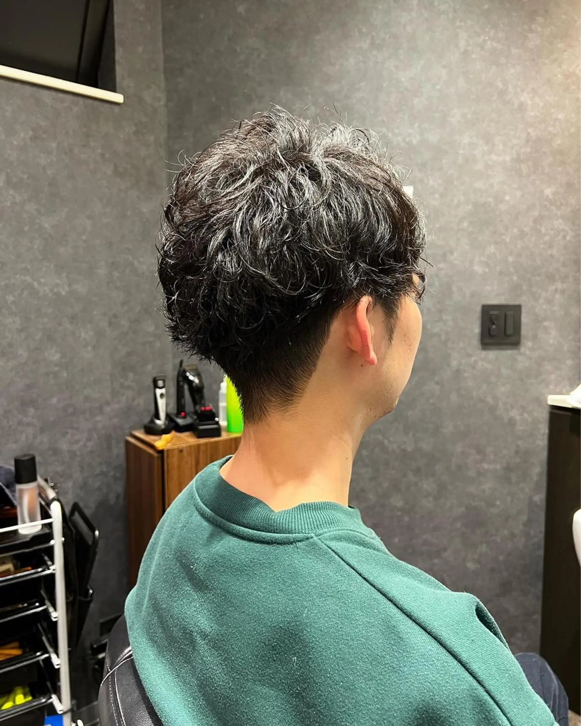 ショート パーマ メンズ ビジネス メンズパーマ ツーブロック カット パーマ BARBER SUGIYAMA所属・北千住理容室バーバー 小堀悠作のヘアスタイル