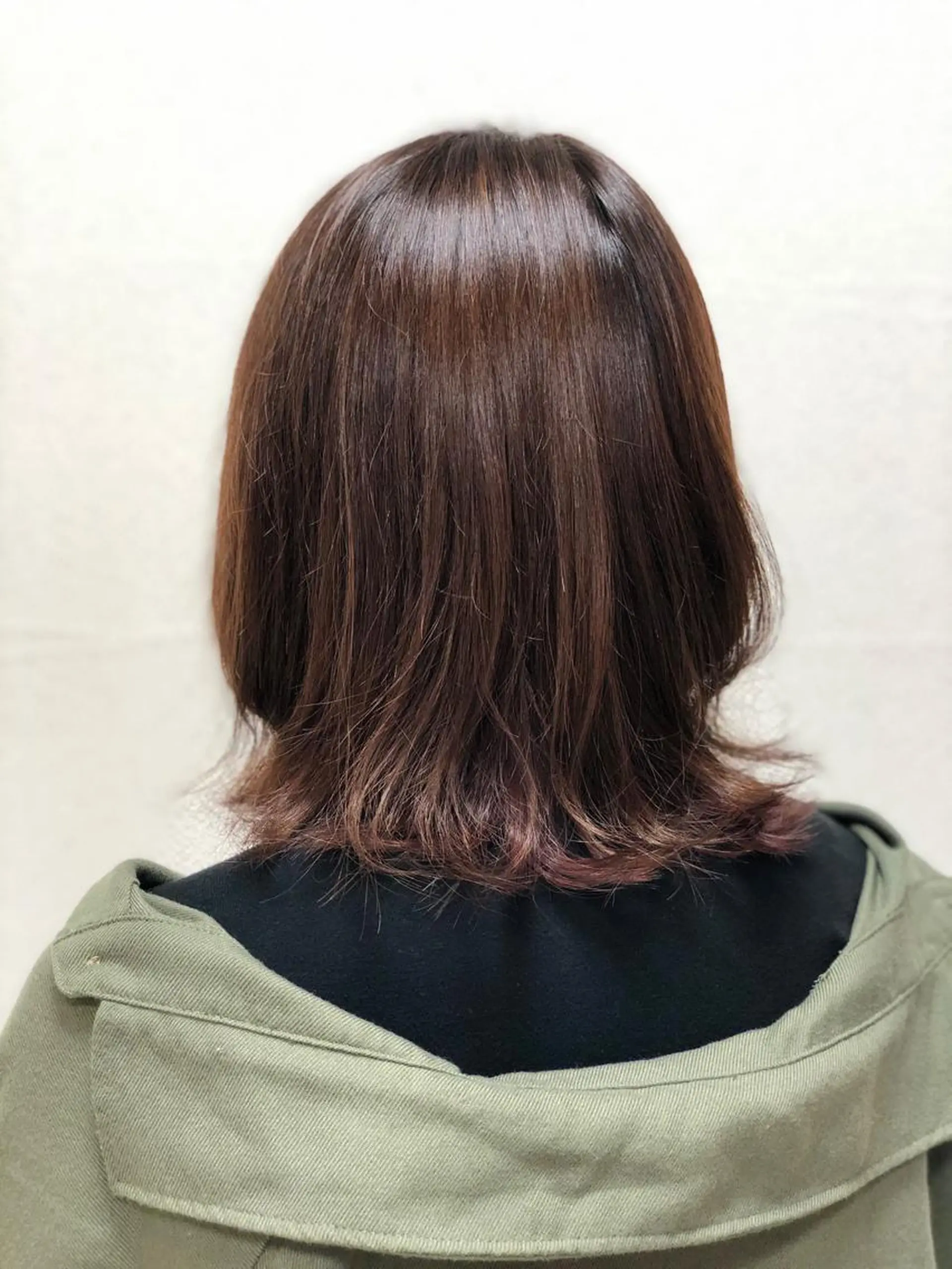 ミディアム カラー インナーカラー ピンクカラー 阿部 美咲のヘアスタイル