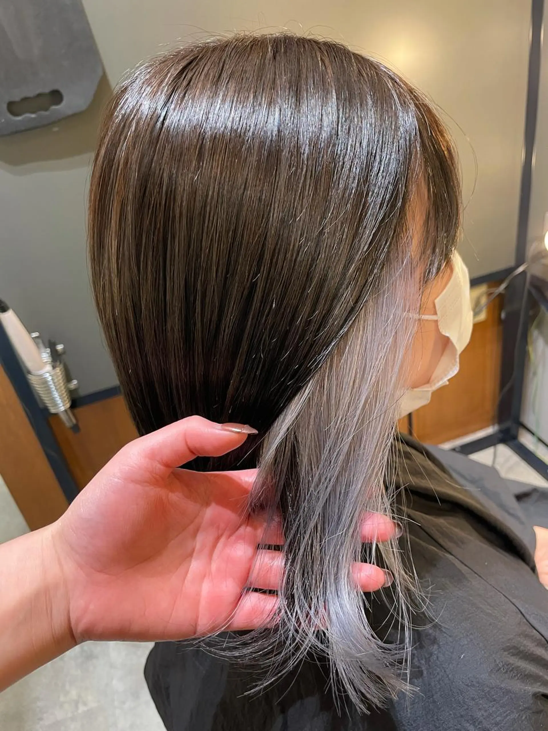 ミディアム 横山 菜摘のヘアスタイル