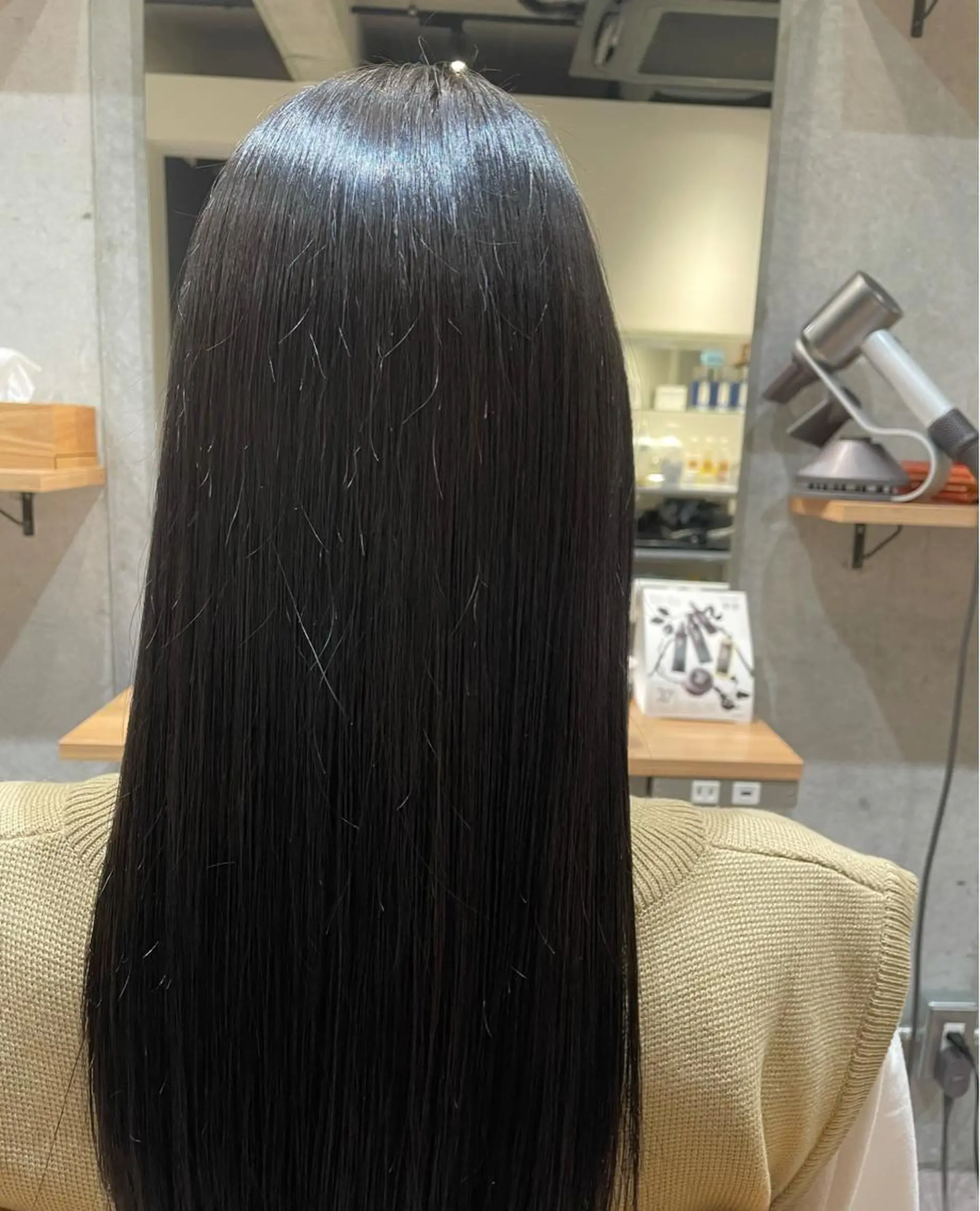 ロング カラー 黒髪 ブルーカラー ブルーブラック トリートメント トリートメント 佐藤 蓮のヘアスタイル