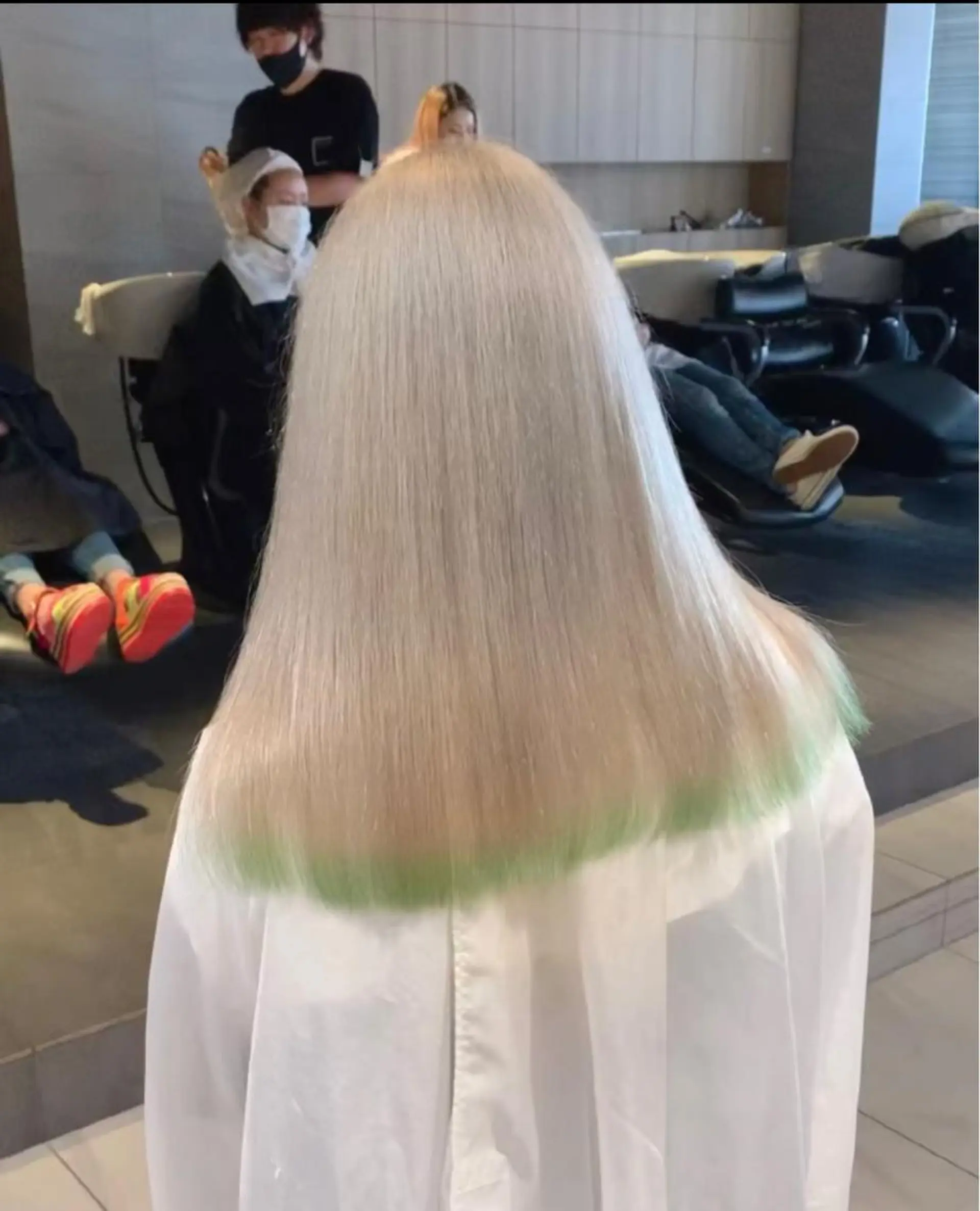 セミロング カラー パーマ ヘアアレンジ メンズ キッズ ネイル マツエク・マツパ LINDOTOKYO梅田所属・酸性ストレート 髪質改善大槻勇樹のヘアスタイル