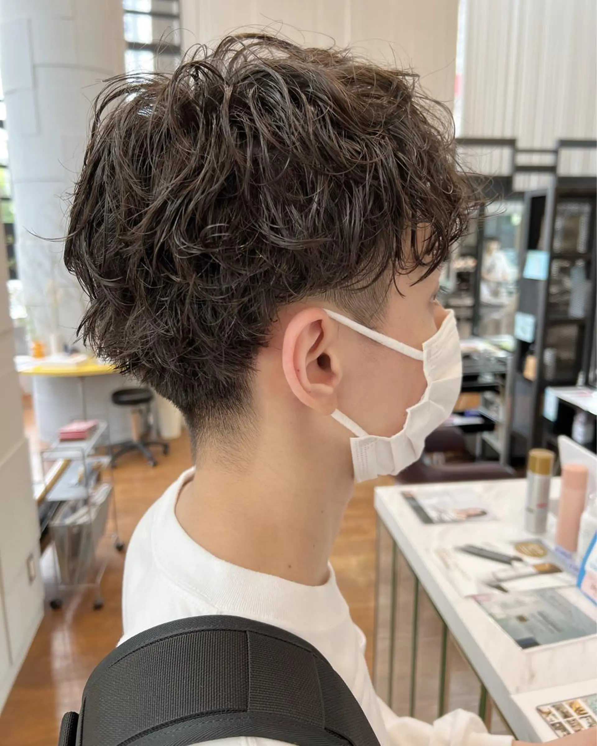 ショート パーマ メンズ メンズパーマ 刈り上げ ニュアンスパーマ カット パーマ 井坂 卓真のヘアスタイル