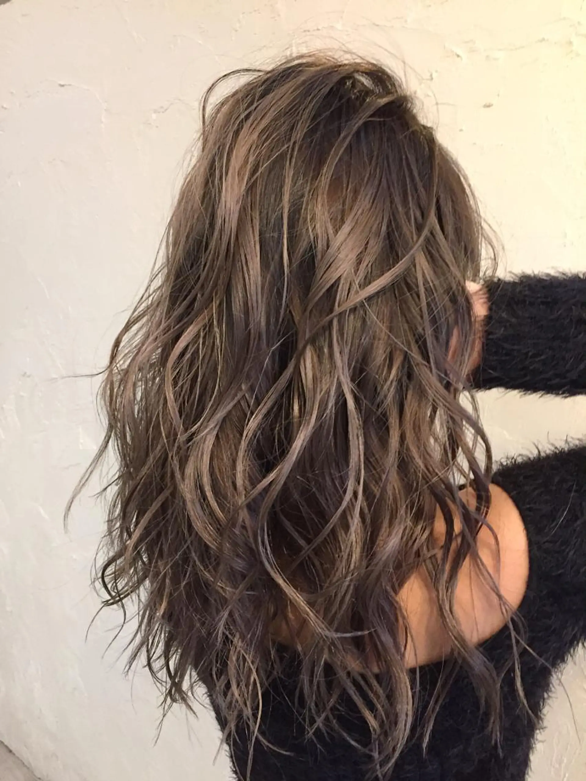 セミロング カラー ブリーチ カット ヘアカラー 韓国レイヤー外国人風 透明感カラー髪質改善のヘアスタイル