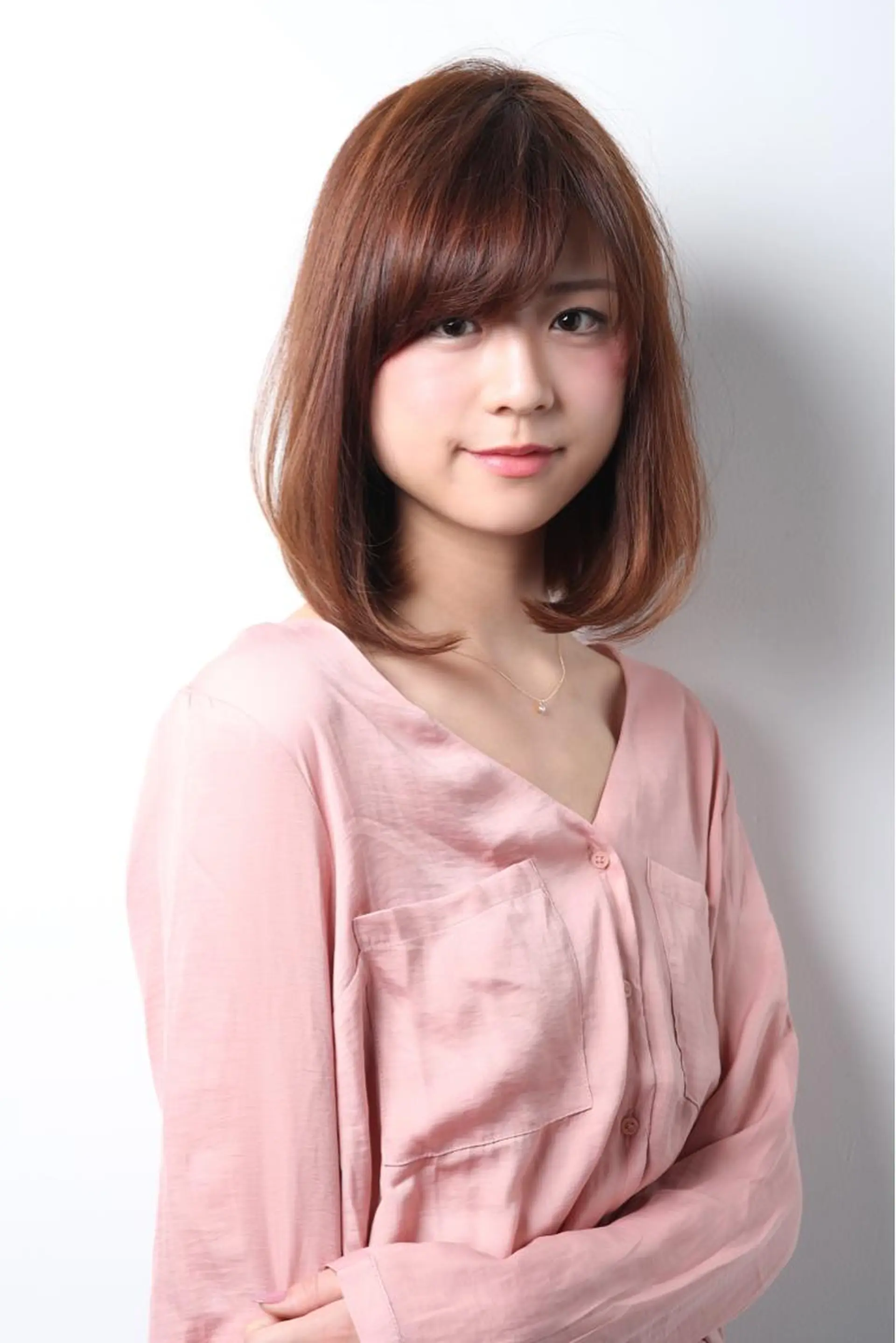 ミディアム カラー イルミナカラー 小顔カット カット ヘアカラー トリートメント 戸津川 隆人のヘアスタイル