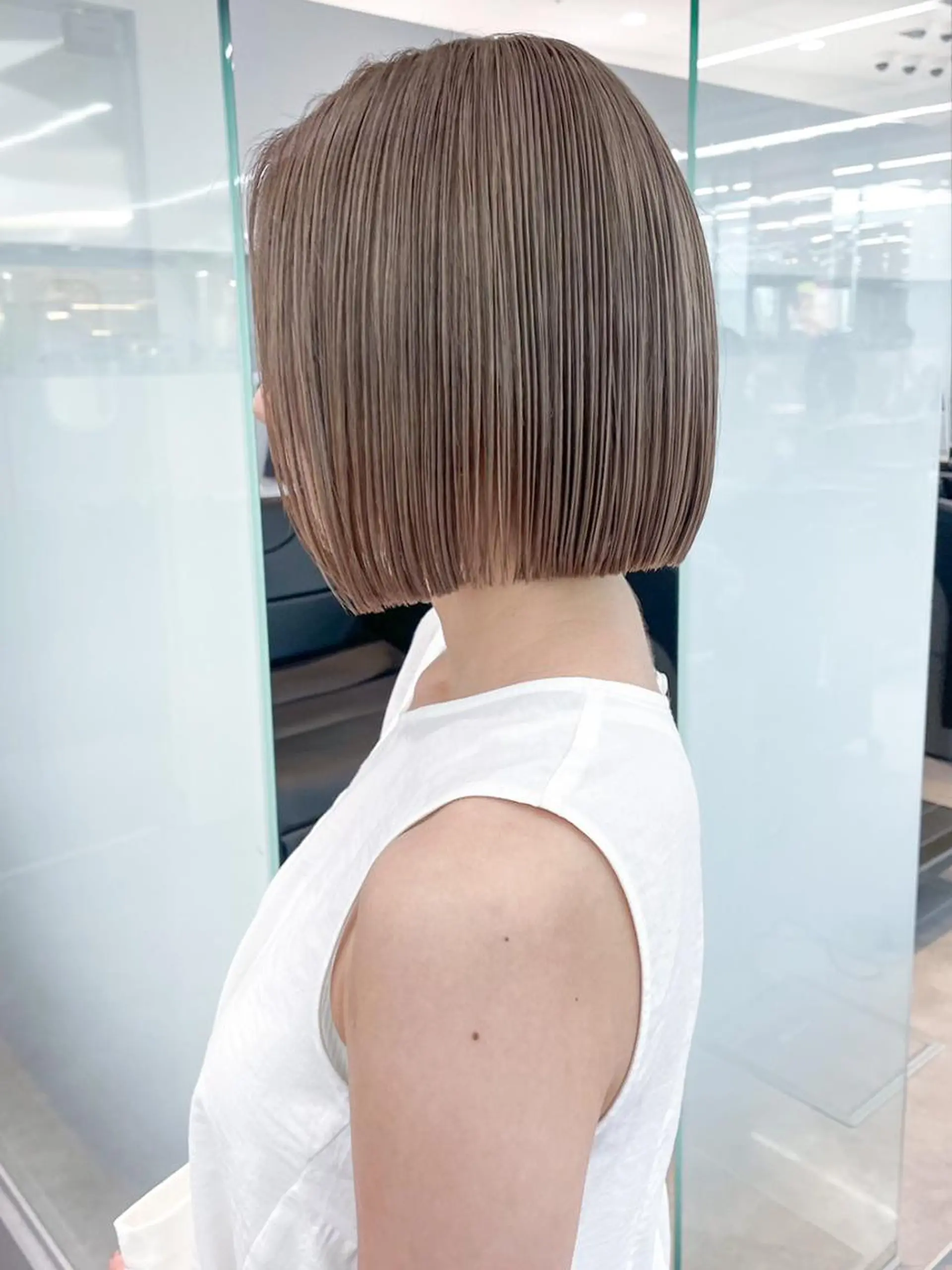 ミディアム カラー ベージュカラー ミルクティーベージュ カット ヘアカラー トリートメント ITbyALBUM 下北沢店のヘアスタイル