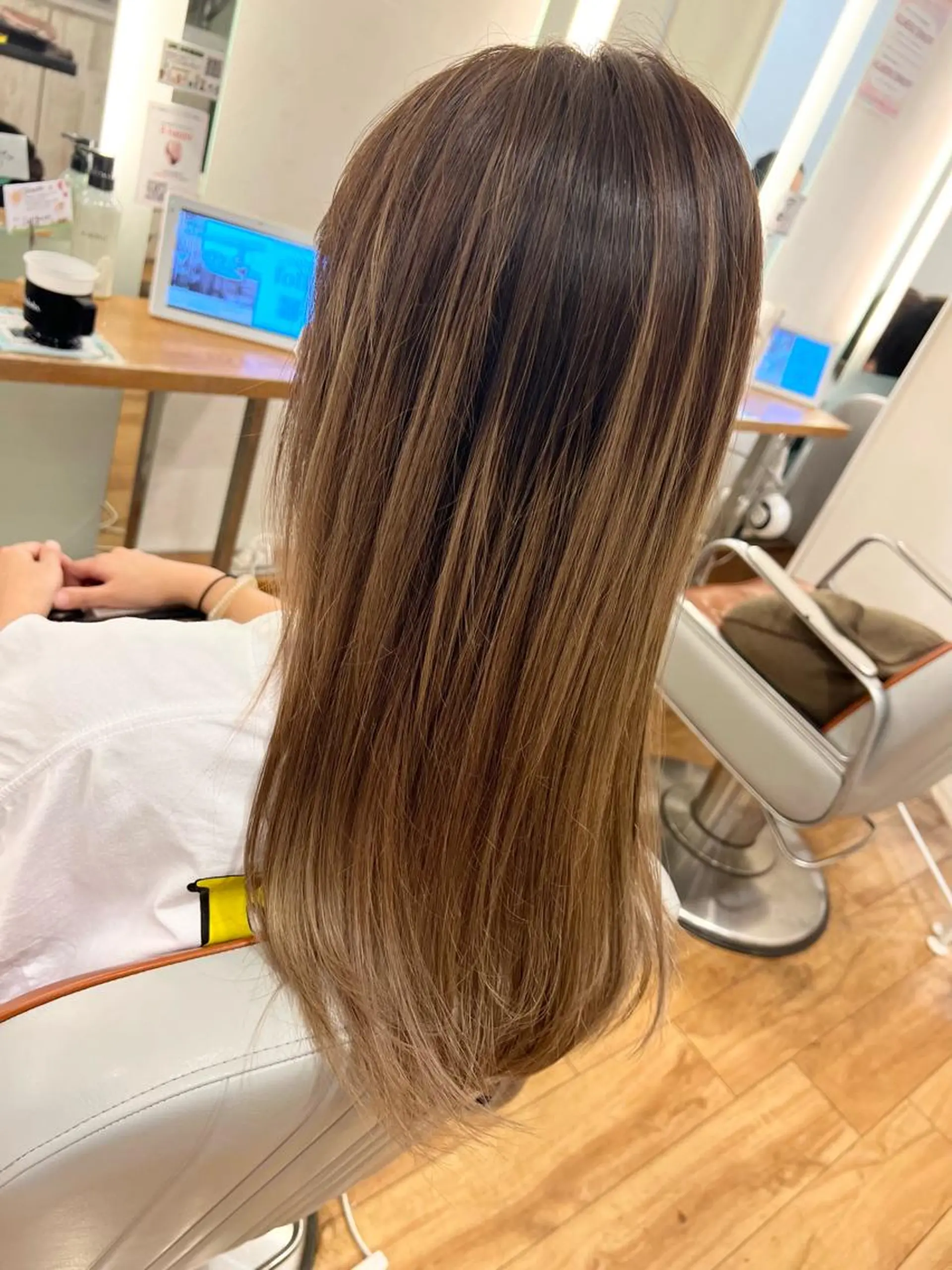 カラー 茅ヶ崎/ハイライト/ ハイトーン/関口実華のヘアスタイル