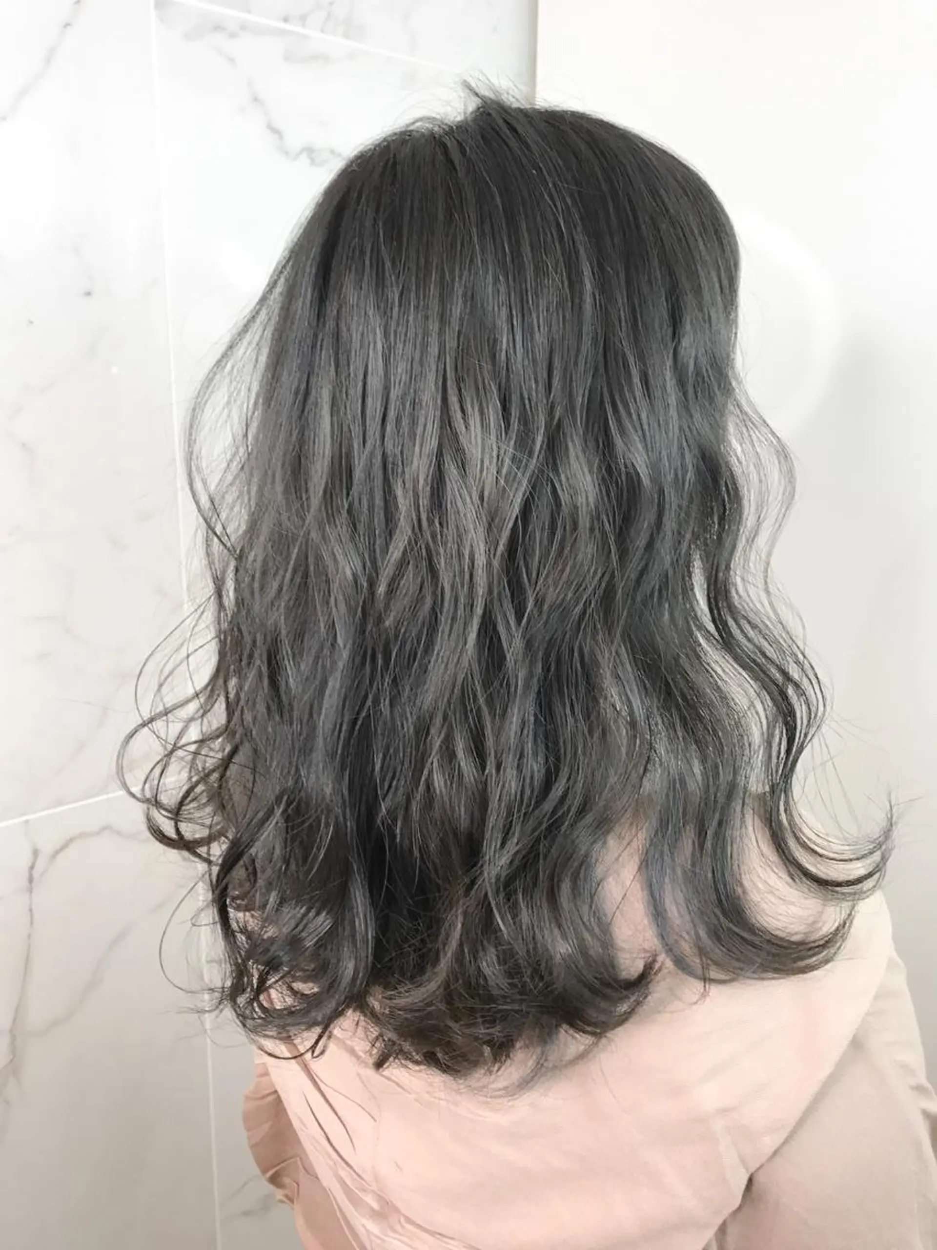 セミロング カラー ヘアアレンジ 透明感カラー 外国人風カラー カット トリートメント 今井 由佳のヘアスタイル