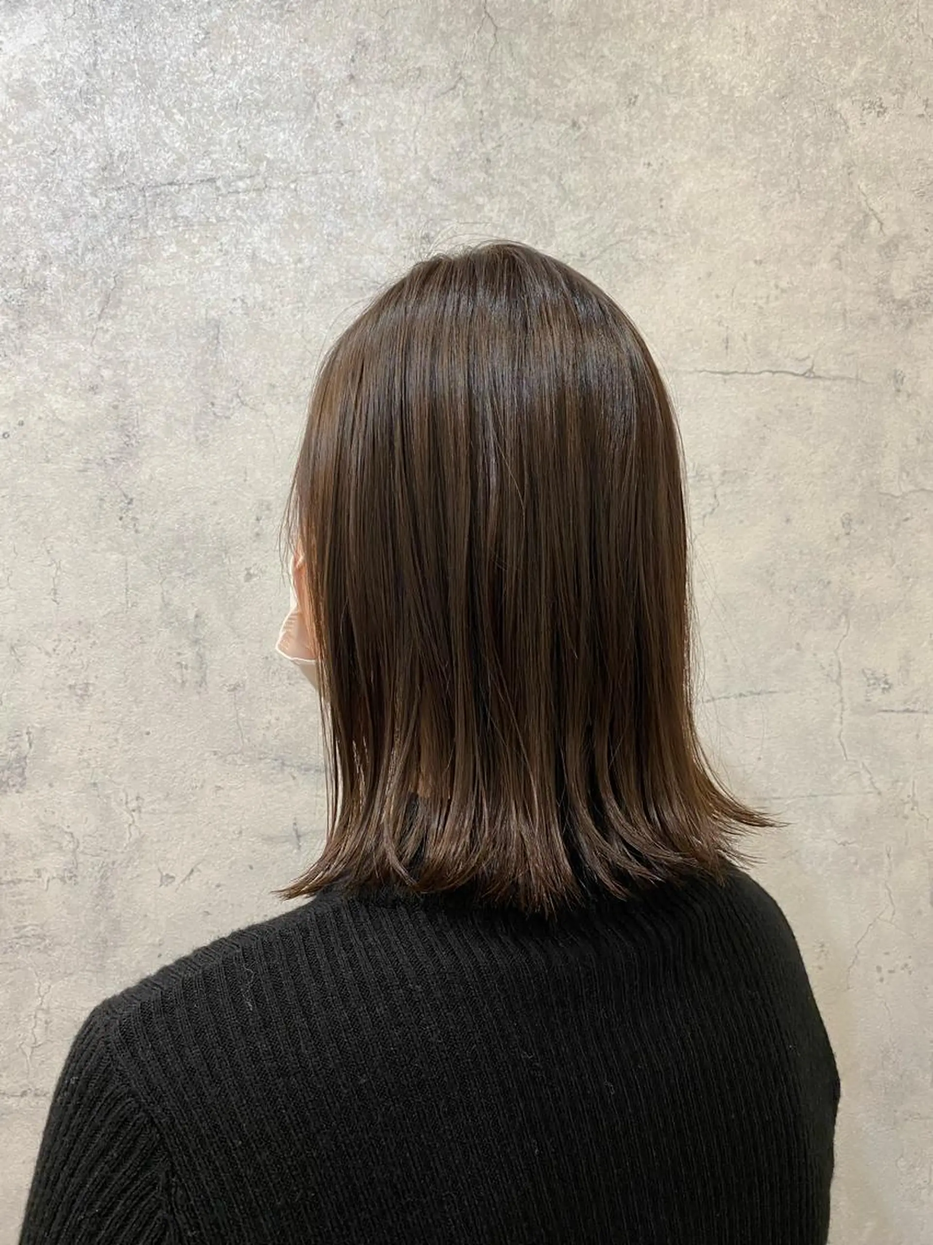 ミディアム カラー 切りっぱなしボブ グレージュ ハイライトカラー ボブ ハイライト yuite 新河岸のヘアスタイル