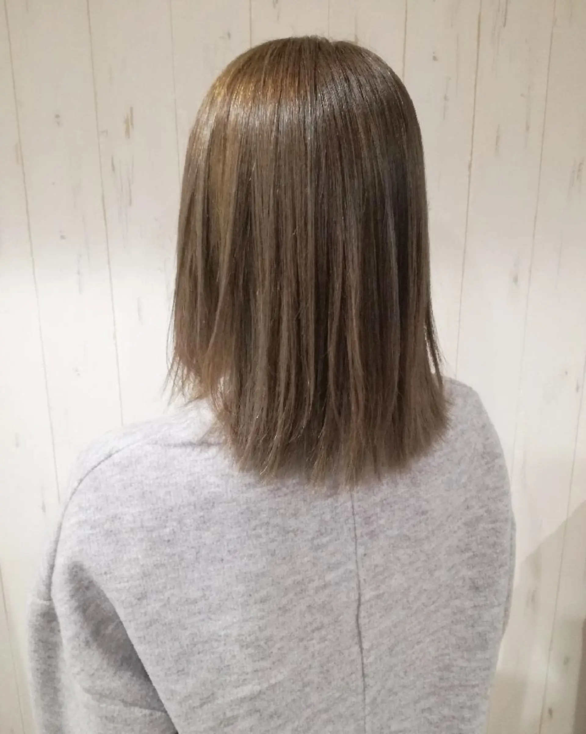 ミディアム カラー ベージュカラー ブリーチ 西川 敏夫のヘアスタイル