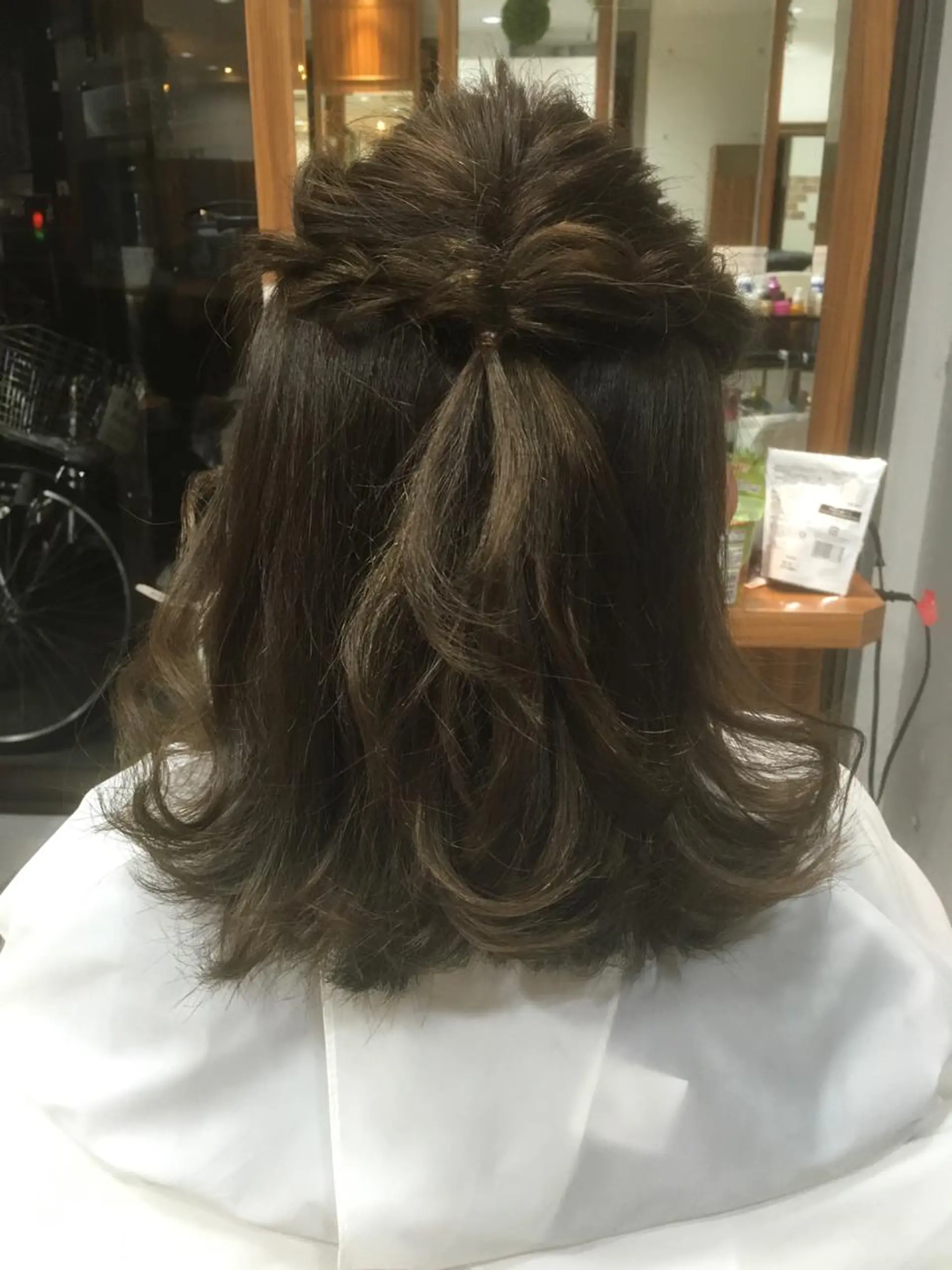 ミディアム カラー ヘアアレンジ 白髪ぼかしハイライト 柳川拓哉のヘアスタイル