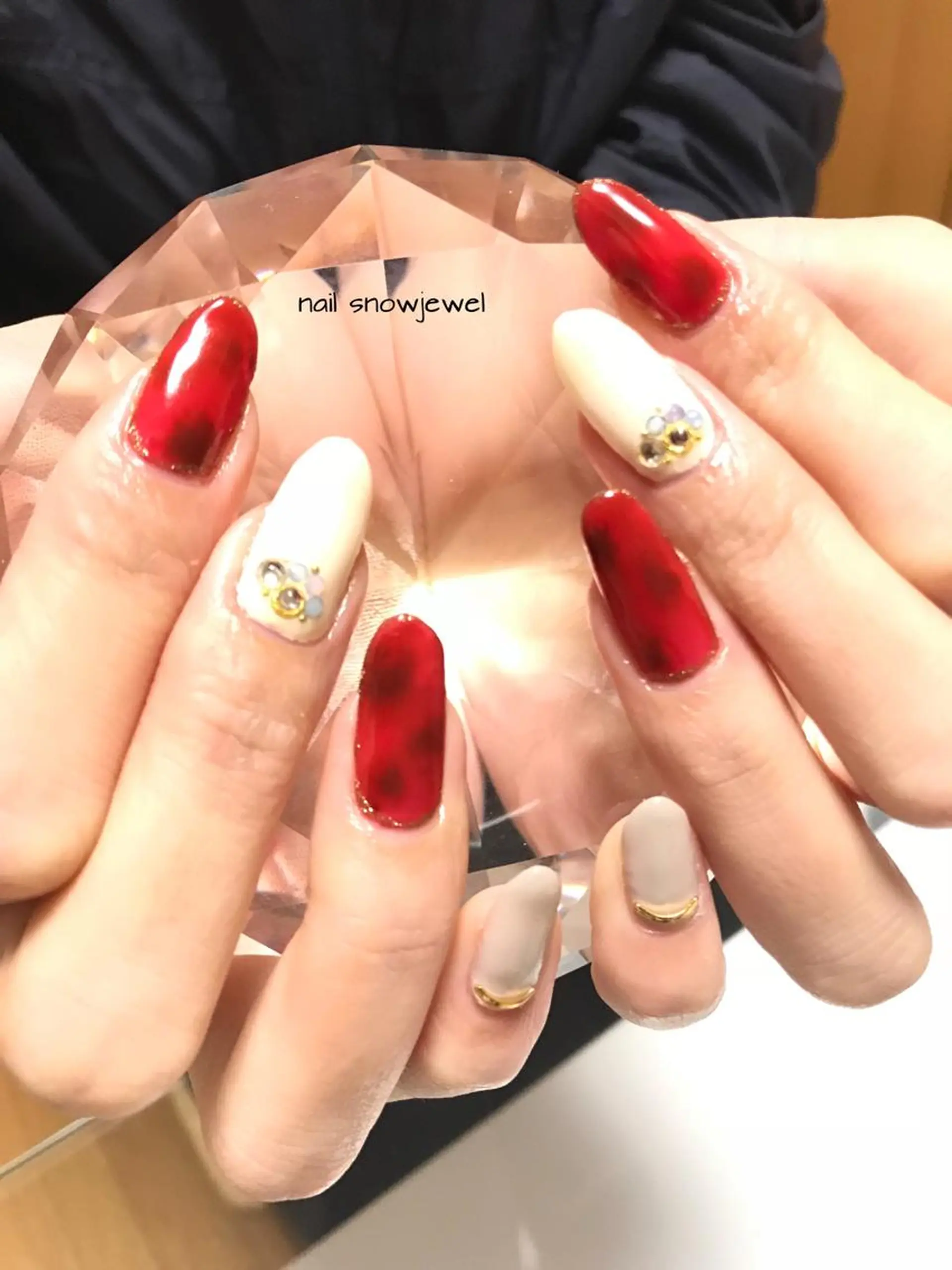 ネイル べっ甲ネイル ロングネイル 赤色 nail snowjewelのネイルデザイン