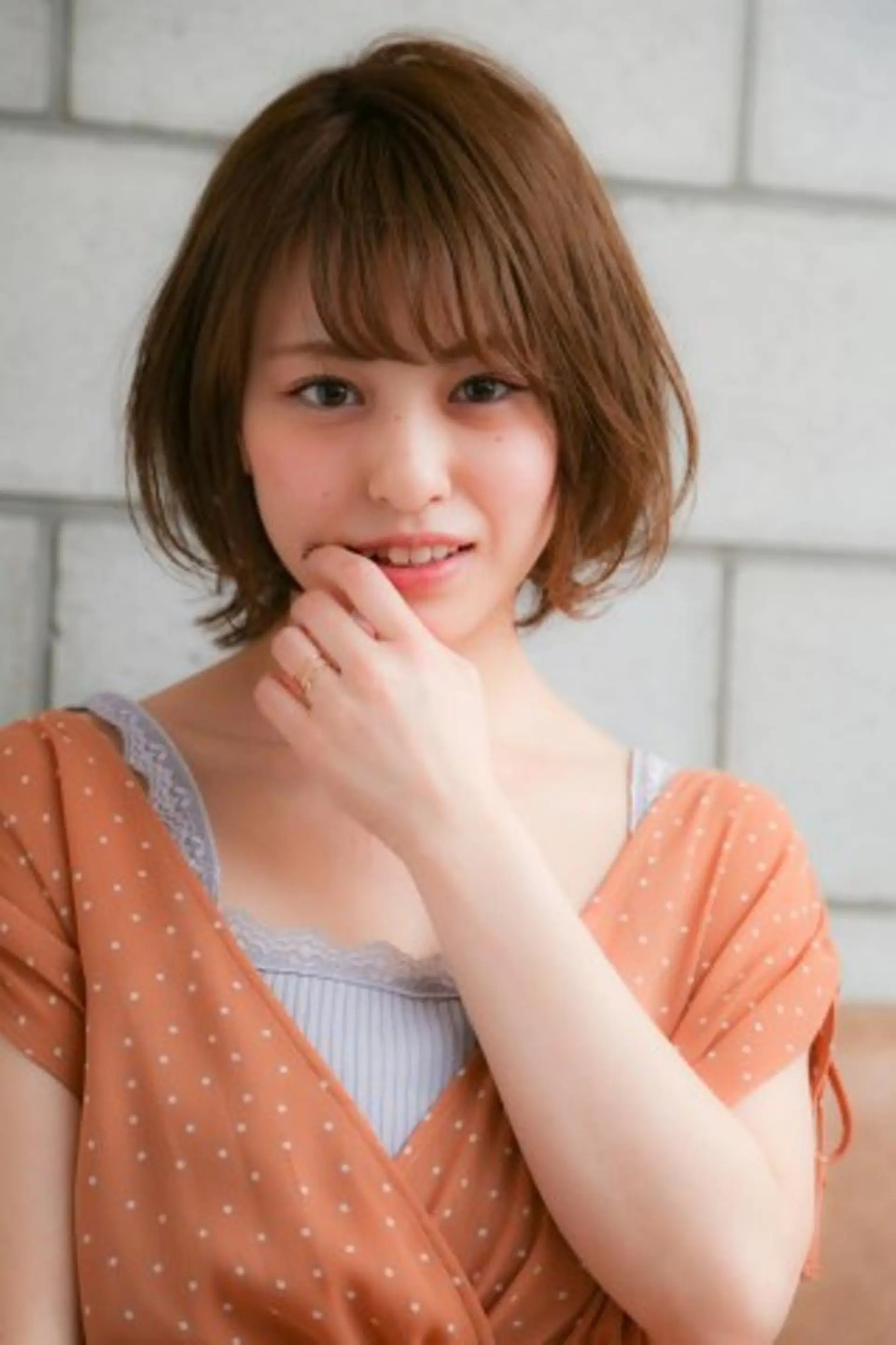 ミディアム 江原 彩華のヘアスタイル