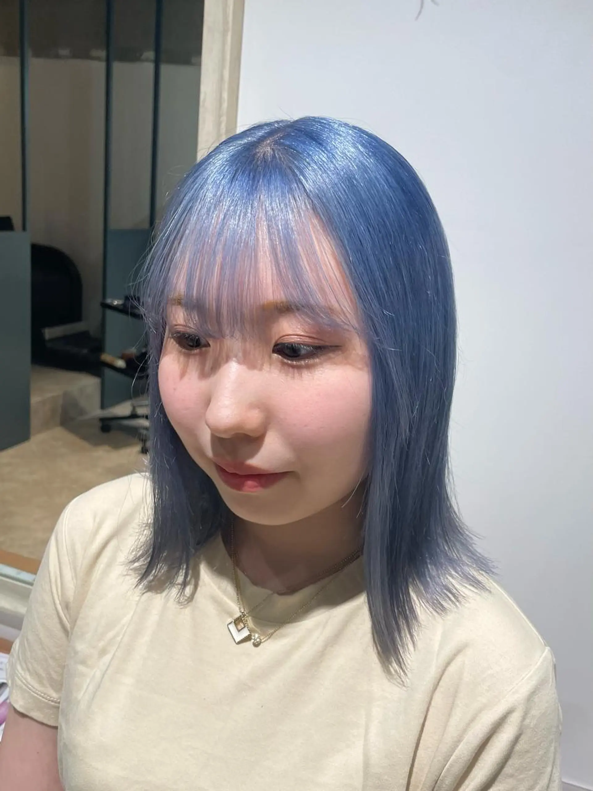 ミディアム カラー ブリーチ ブルーカラー ケアブリーチ 透明感カラー ハイトーン🦄ネイル 💞のぶちのネイルデザイン