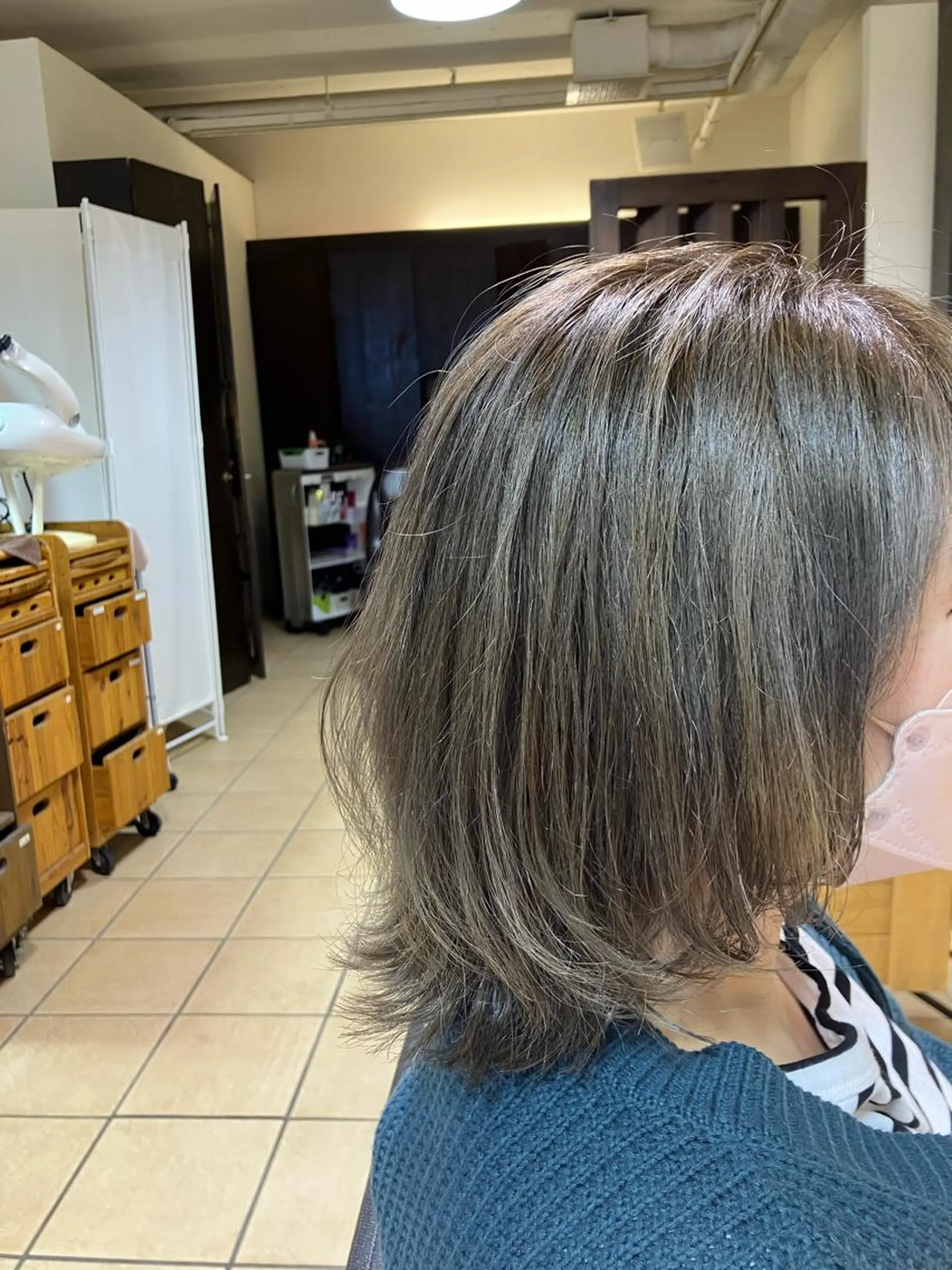 ミディアム カラー カット ヘアカラー トリートメント 奥谷 美代子のヘアスタイル