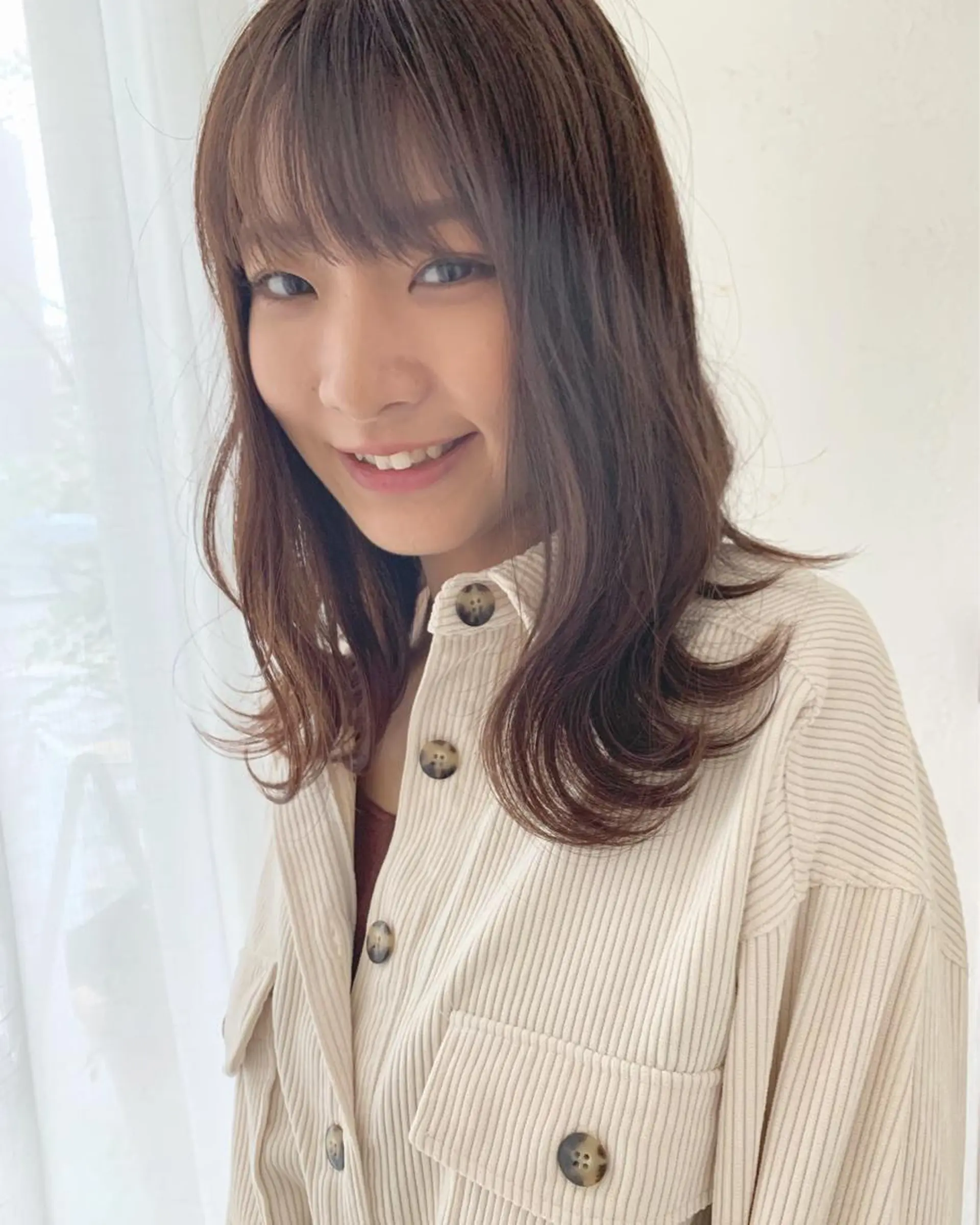 セミロング カラー fio マナミのヘアスタイル