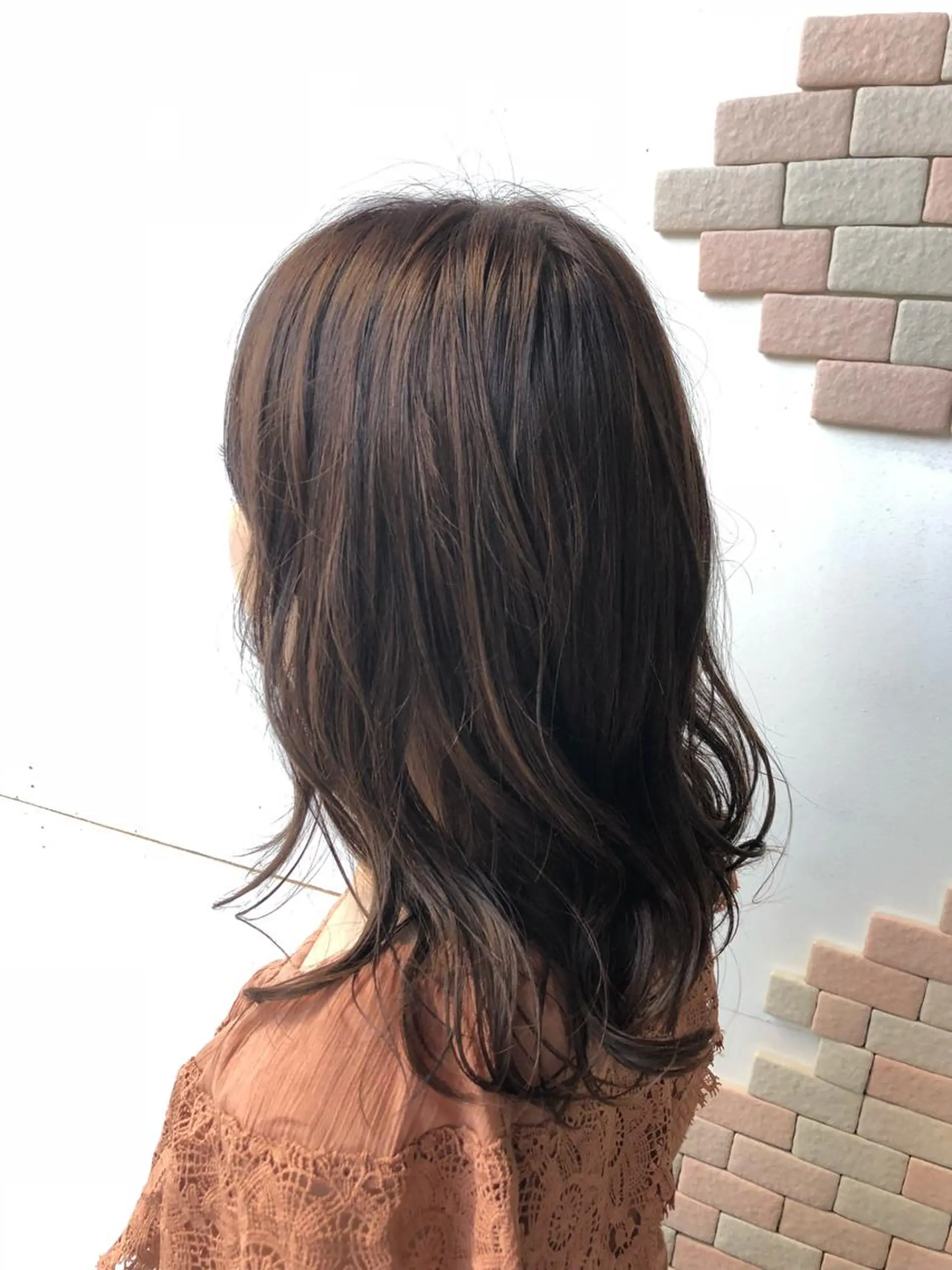 ミディアム カラー アッシュ ベージュカラー カット パーマ SHAFT Ieiriのヘアスタイル