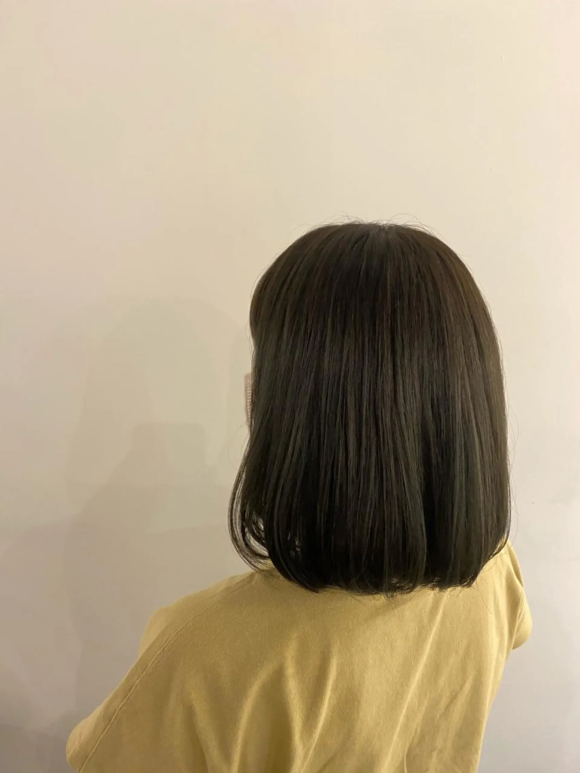 ミディアム カラー アッシュ サイトウ アカネのヘアスタイル