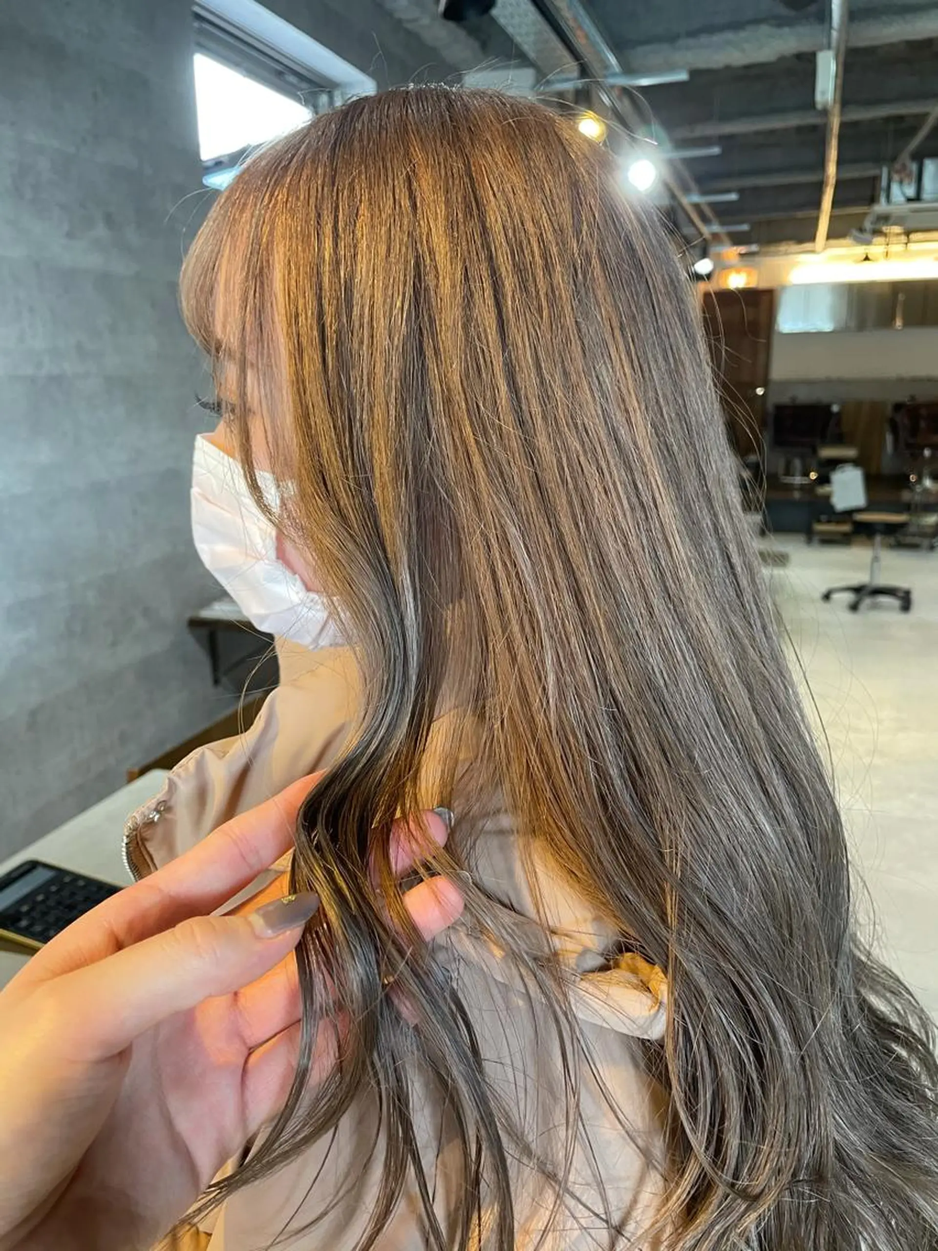 ロング カラー ヘアカラー トリートメント 中根 亜莉紗のヘアスタイル