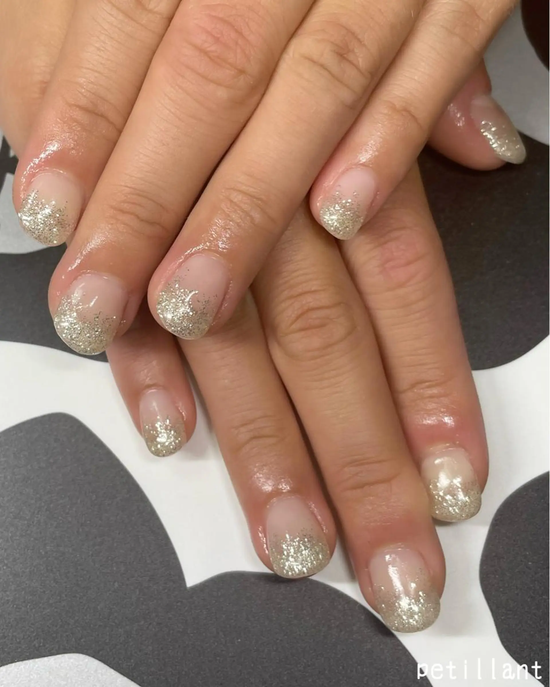 ネイル 長さ出し グラデーション ラメ(グリッター) ハンドネイル ハンドケア petillant所属・nail salon petillantのネイルデザイン