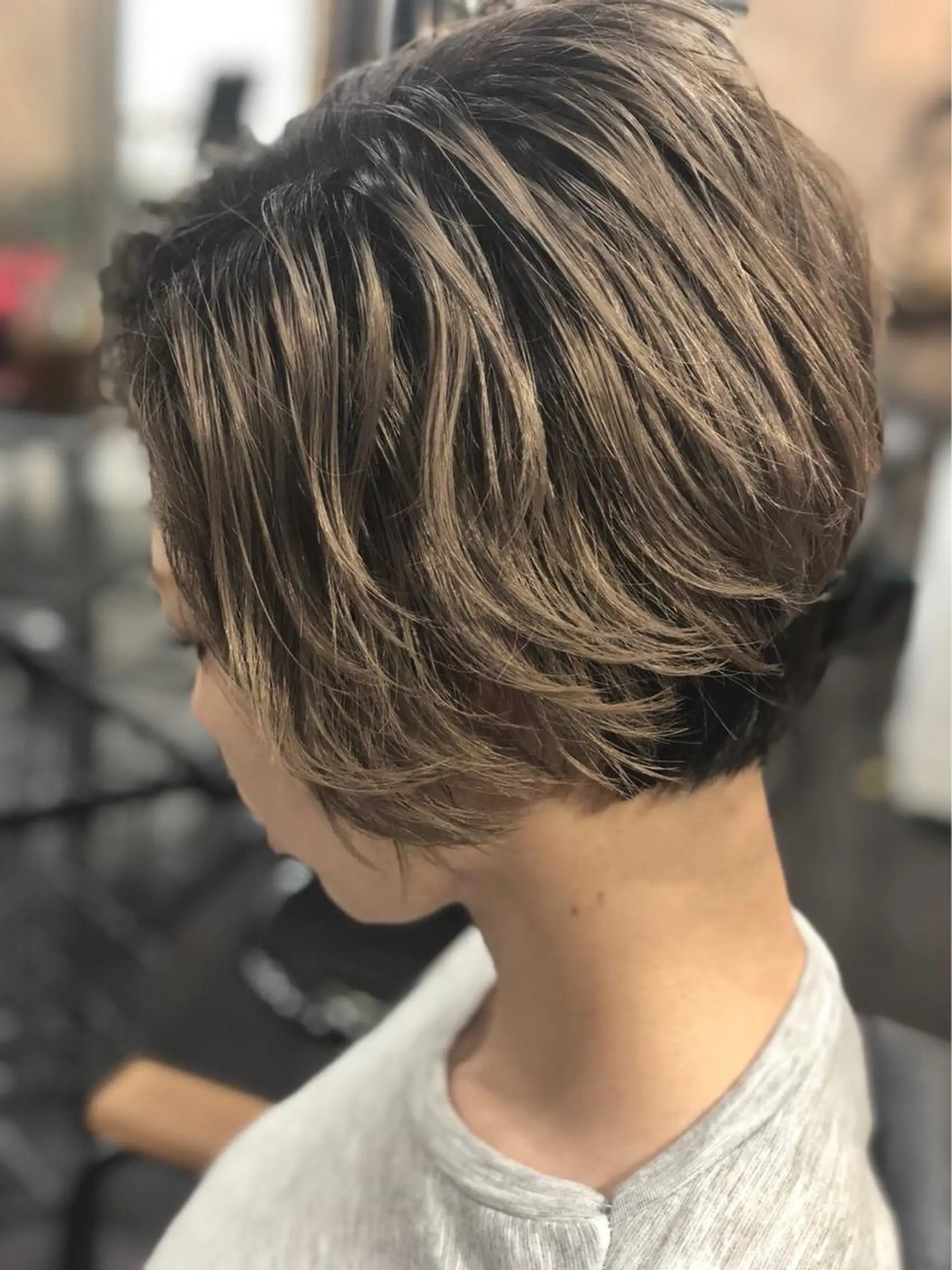 ショート デザインカット 家田 竜のヘアスタイル